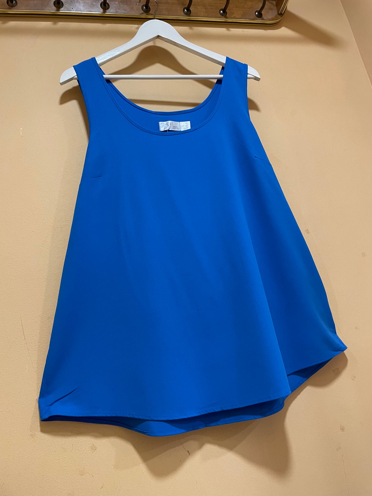 Αμάνικη Γυναικεία Μπλούζα TIME AND TRUE σε Μπλε Ρουά (2XL/3XL)