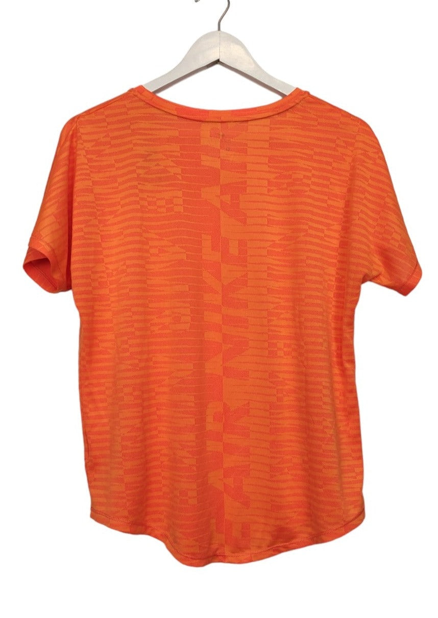 Γυναικεία Αθλητική Κοντομάνικη Μπλούζα NIKE σε Πορτοκαλί Χρώμα (Medium)