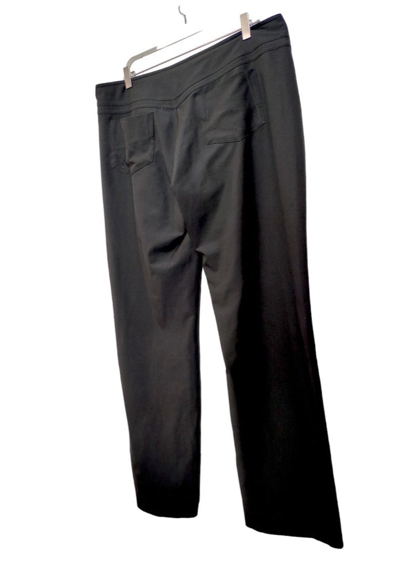 Γυναικεία Αθλητική Φόρμα NIKE σε Μαύρο χρώμα (Large)