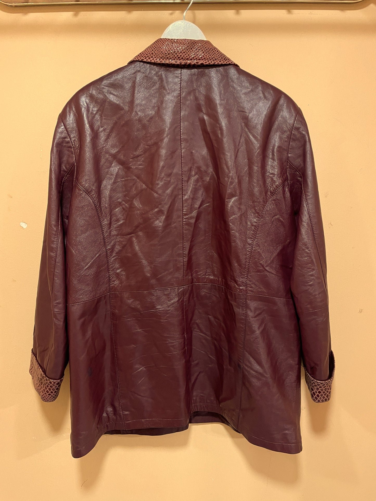 Vintage, Δερμάτινο Γυναικείο Τζάκετ / Πανωφόρι σε Μπορντό χρώμα (Άνετο L)