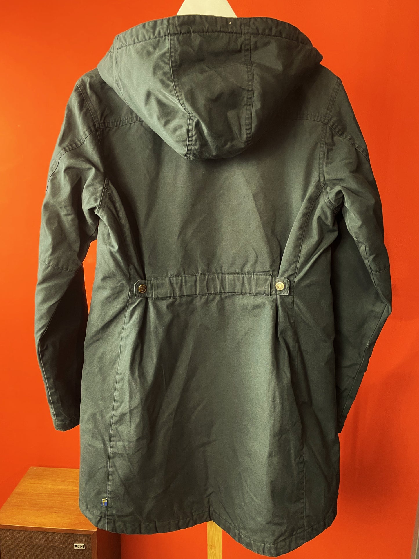 Γυναικείο Μπουφάν με Κουκούλα FJALL RAVEN σε Πετρόλ χρώμα (Medium - Σχετικά στενή γραμμή)