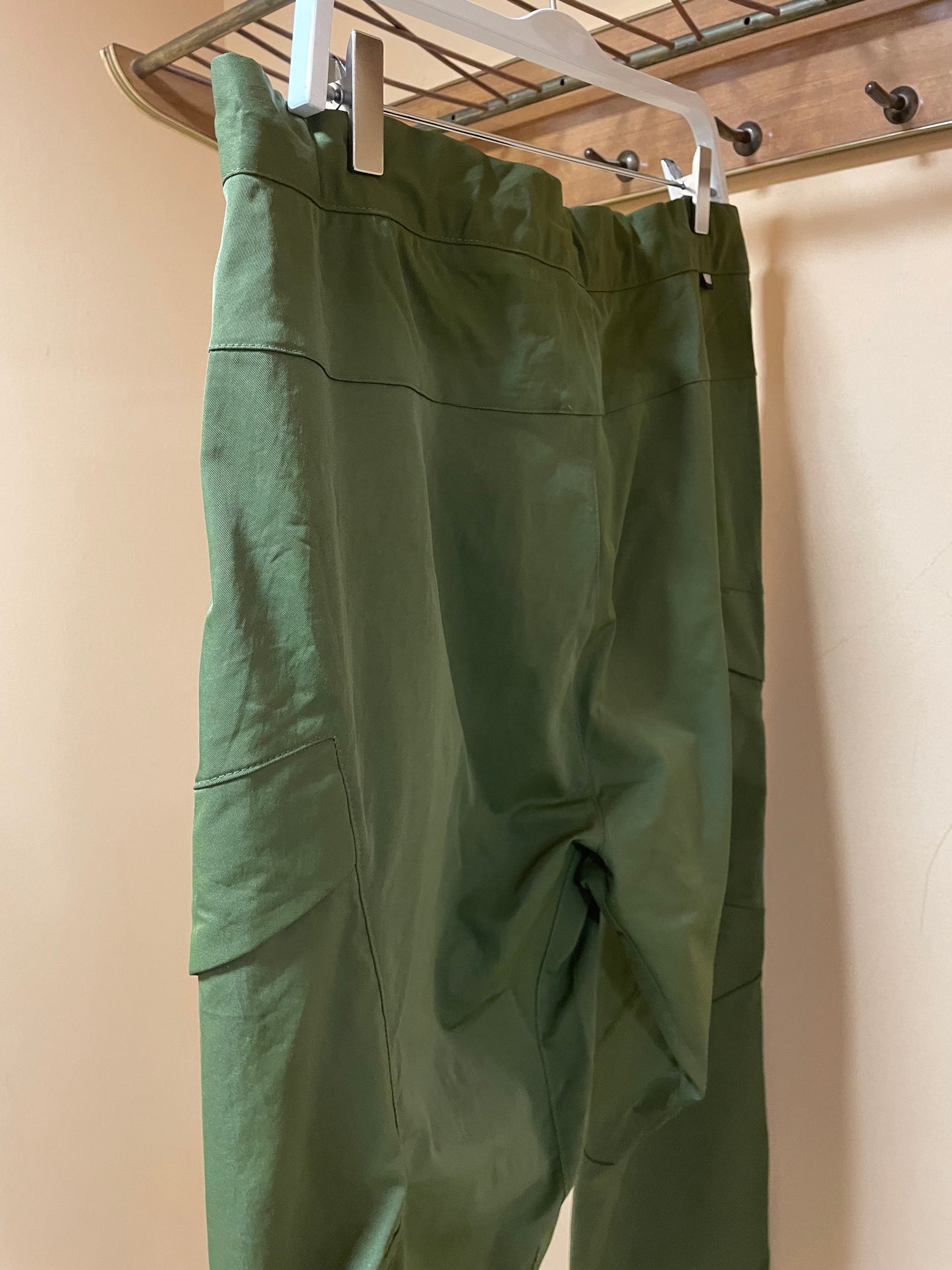 Σπορ Aνδρικό Παντελόνι NIKE σε Χακί χρώμα (No 34)