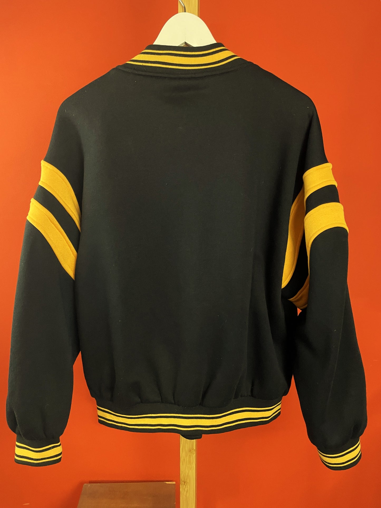 Κολλεγιακού Στυλ Τζάκετ BERSHKA σε Μαύρο - Κίτρινο χρώμα (Large)