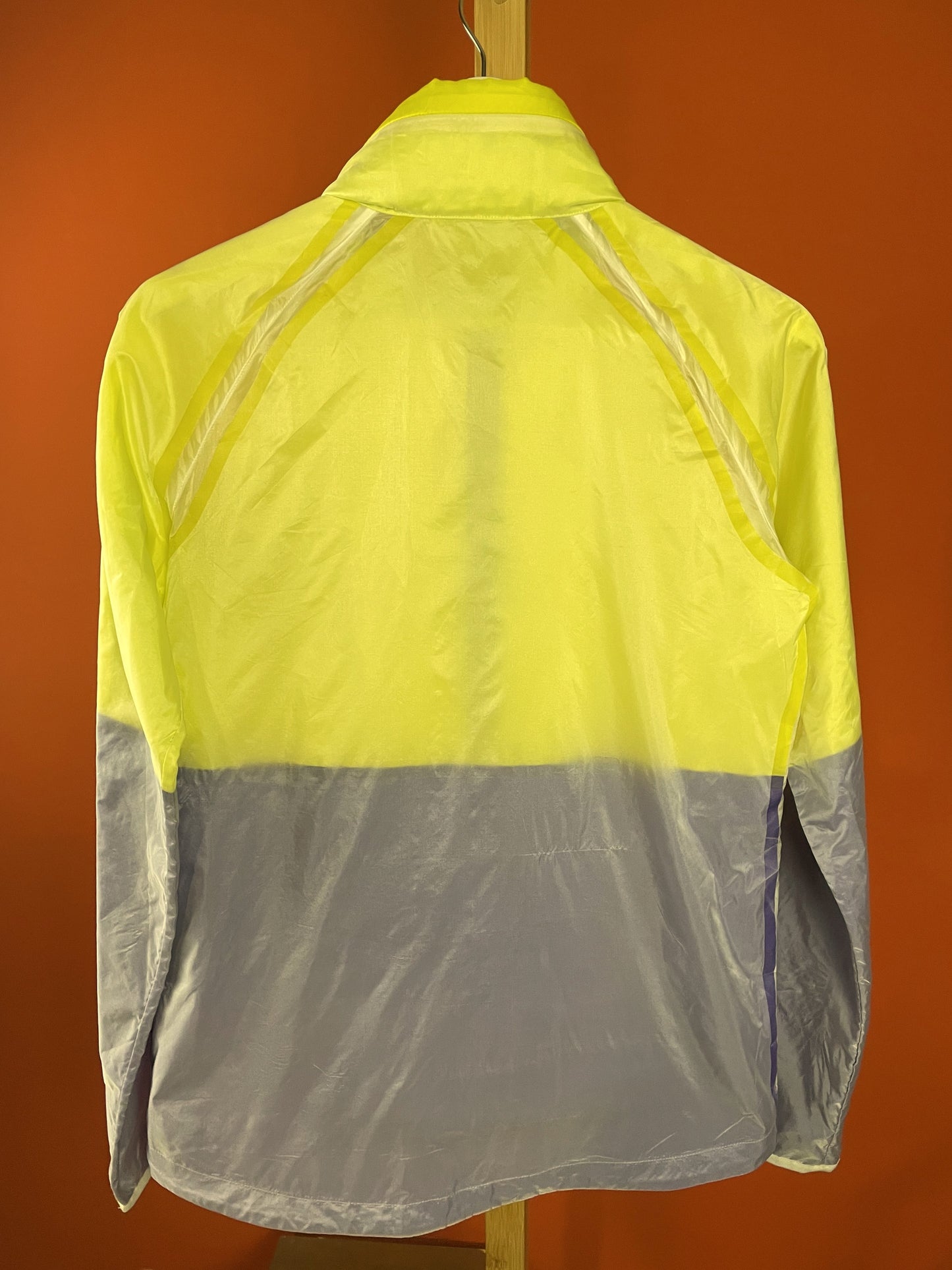 Γυναικείο Σπορ Tzάκετ NIKE σε Λεμονί - Μωβ χρώμα (Small)