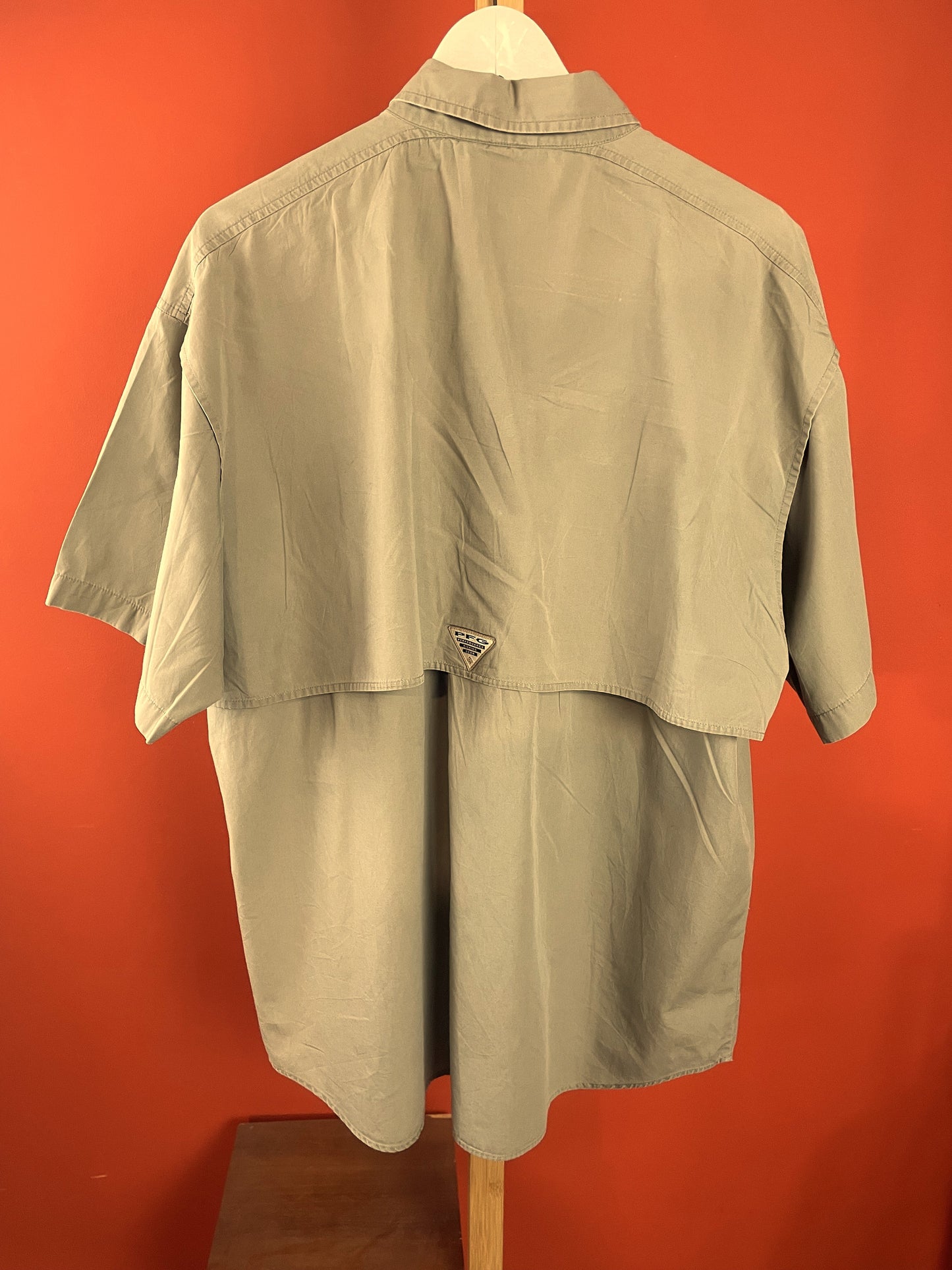 Σπορ, Κοντομάνικο Ανδρικό Πουκάμισο COLUMBIA σε Χακί χρώμα (L - Μεγάλη γραμμή, καλύπτει και XL)