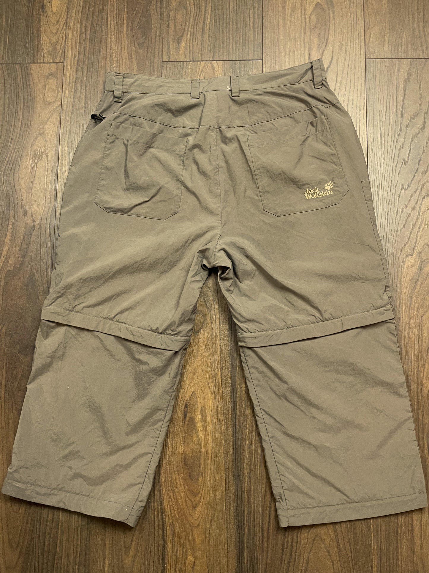 Σπορ Παντελόνι JACK WOLFSKIN με Αποσπώμενα μπατζάκια στο χρώμα του Πούρου (L-50)