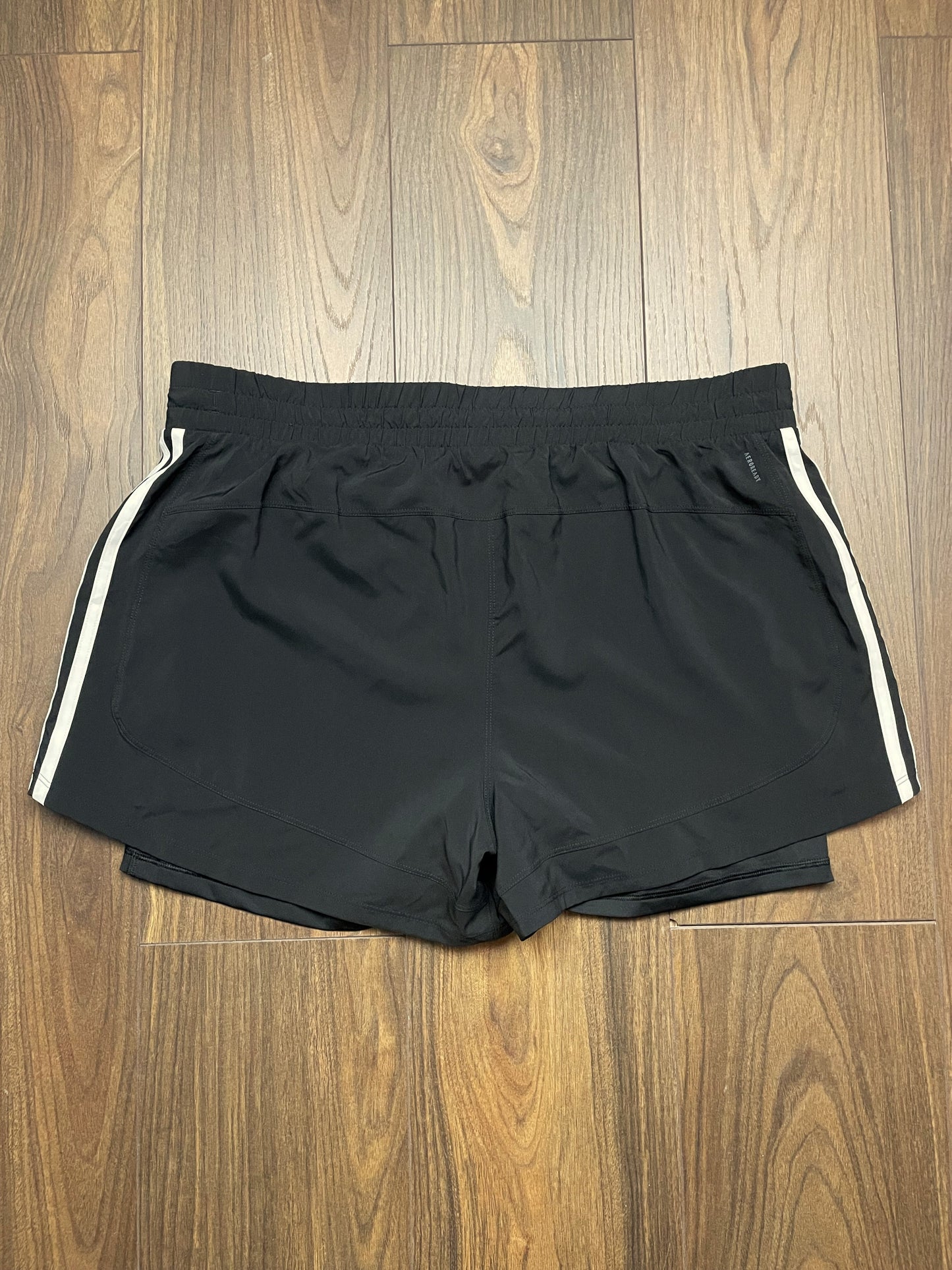 Γυναικείο Αθλητικό Running Σορτς ADIDAS σε Μαύρο Χρώμα (XL)