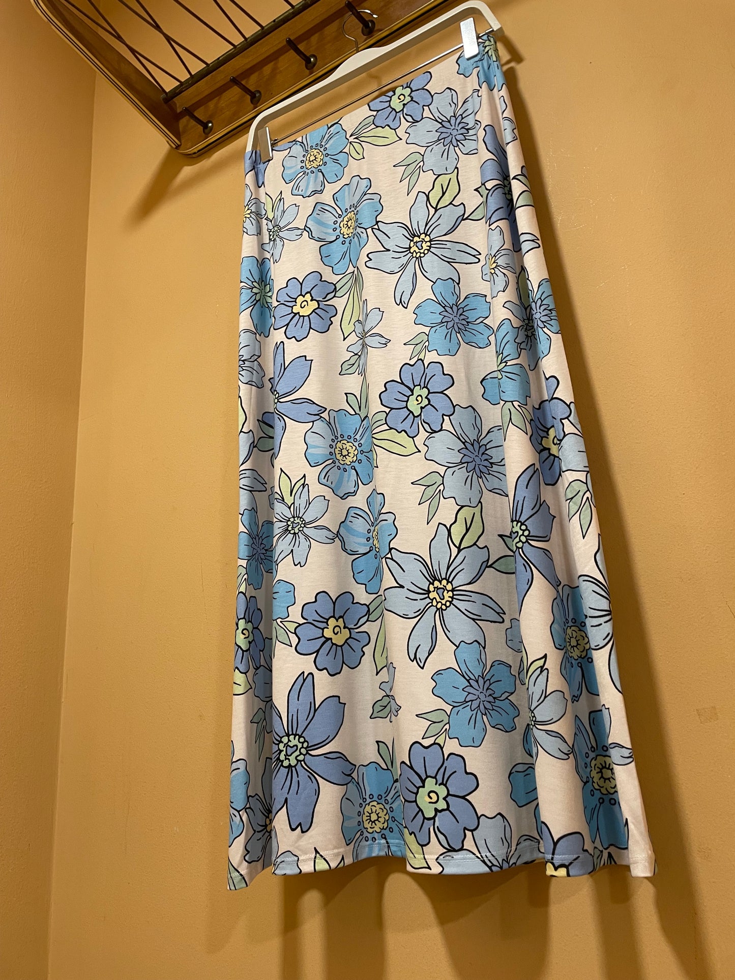 Maxi, Φλοράλ Φούστα BOOHOO από Λευκό - Σιέλ χρώμα (Medium)