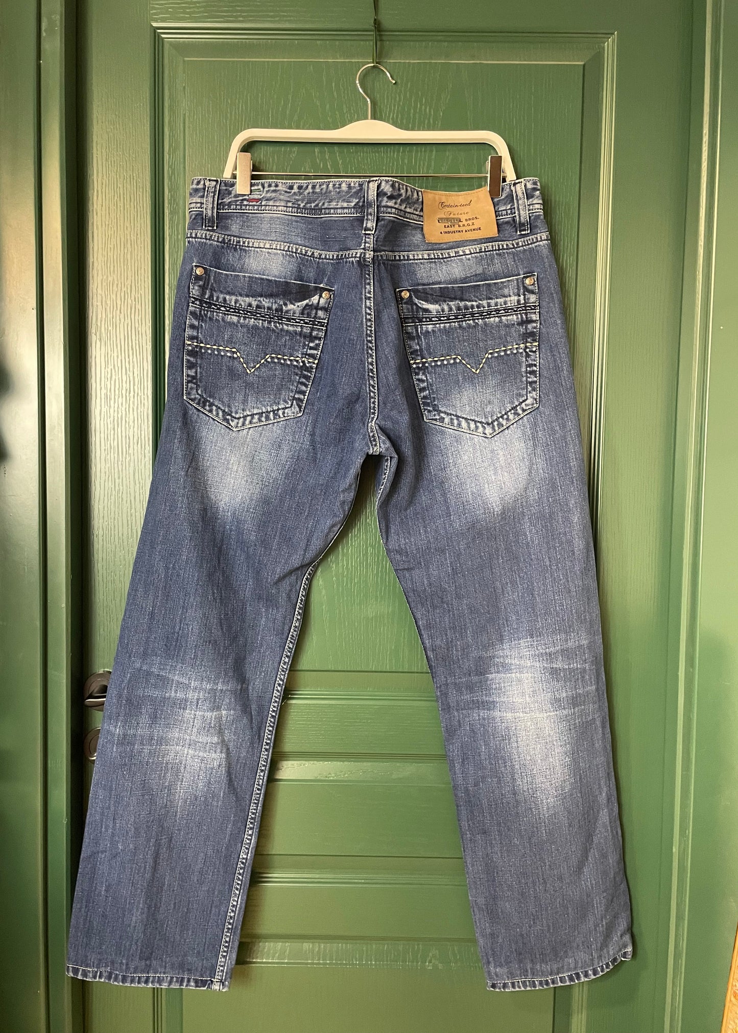 Aνδρικό Τζιν Παντελόνι DIESEL σε Ξεθωριασμένο Denim (No 38)