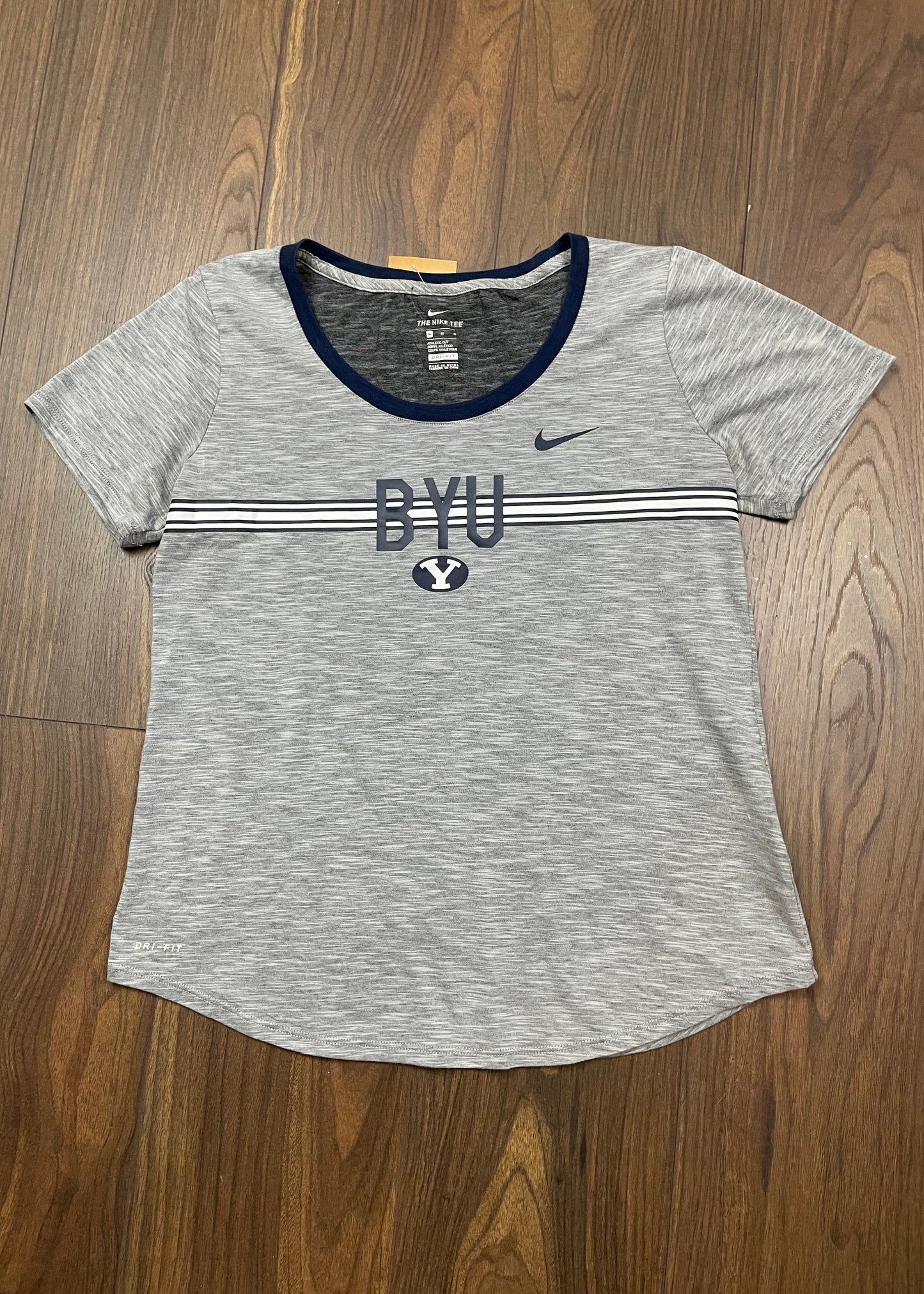 Αθλητική Γυναικεία Μπλούζα - T-Shirt NIKE TEE Dri Fit σε Γκρι χρώμα (Medium)