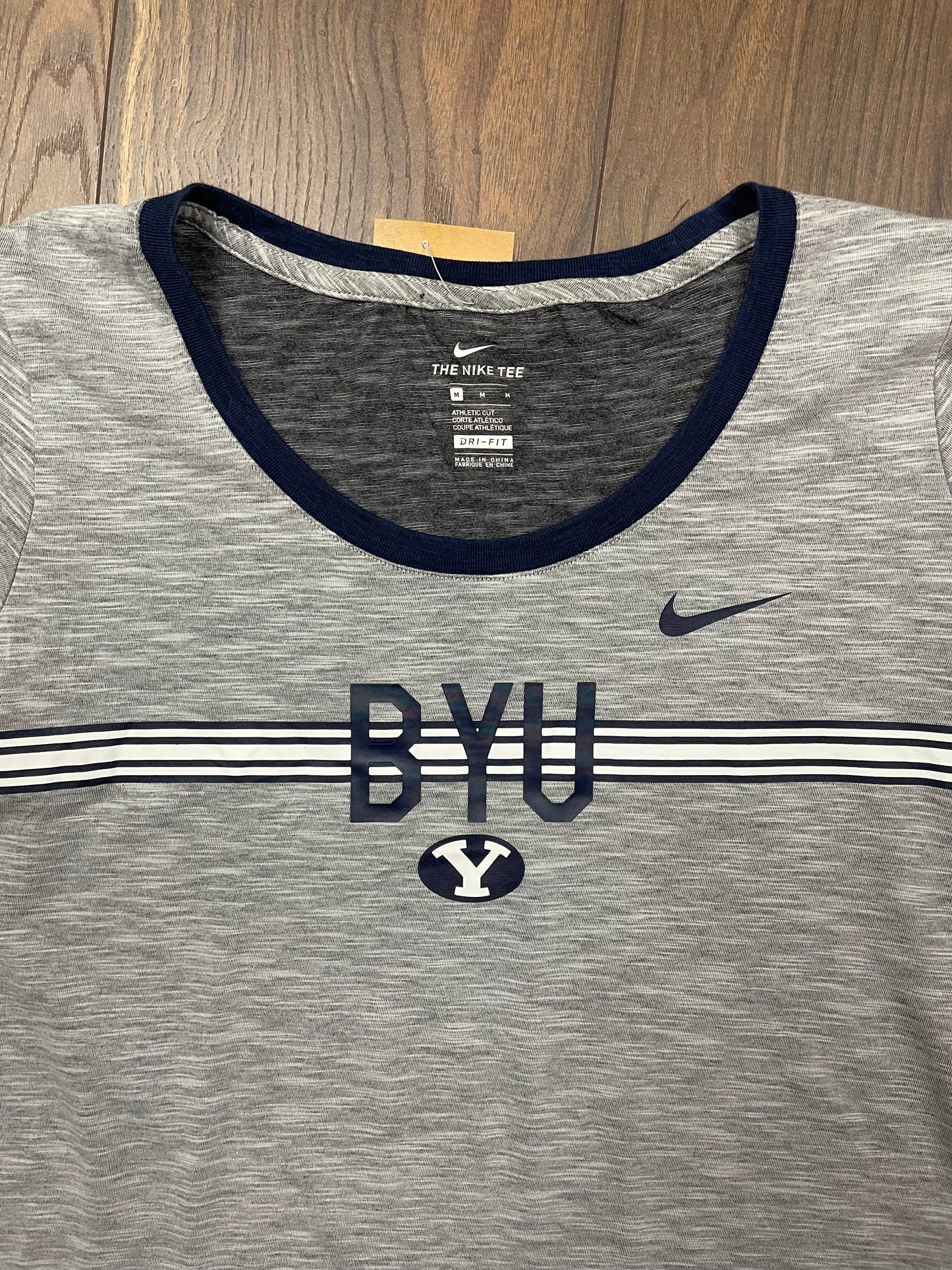 Αθλητική Γυναικεία Μπλούζα - T-Shirt NIKE TEE Dri Fit σε Γκρι χρώμα (Medium)