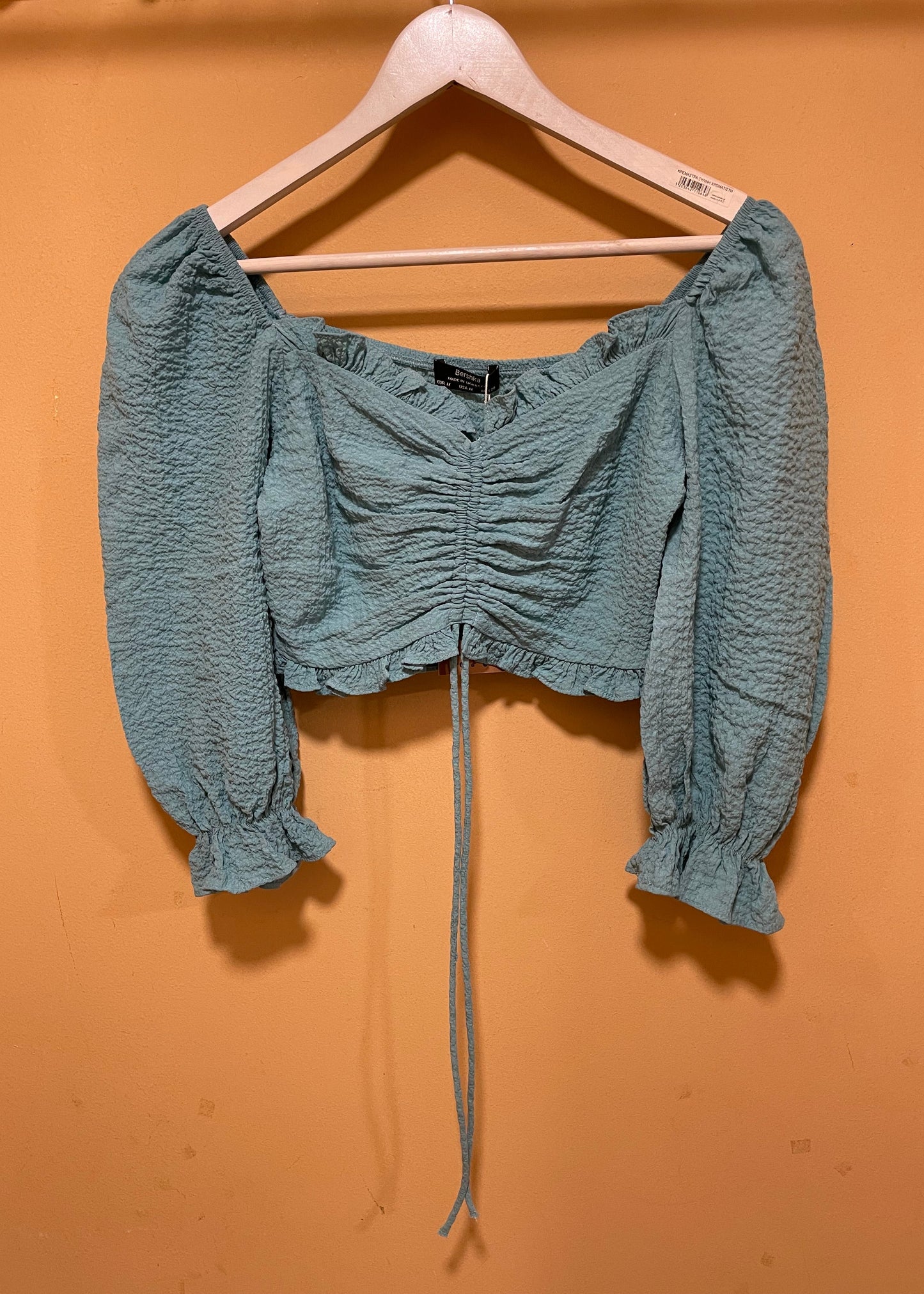 Stock, Crop Top BERSHKA σε Βεραμάν χρώμα (XS/S)