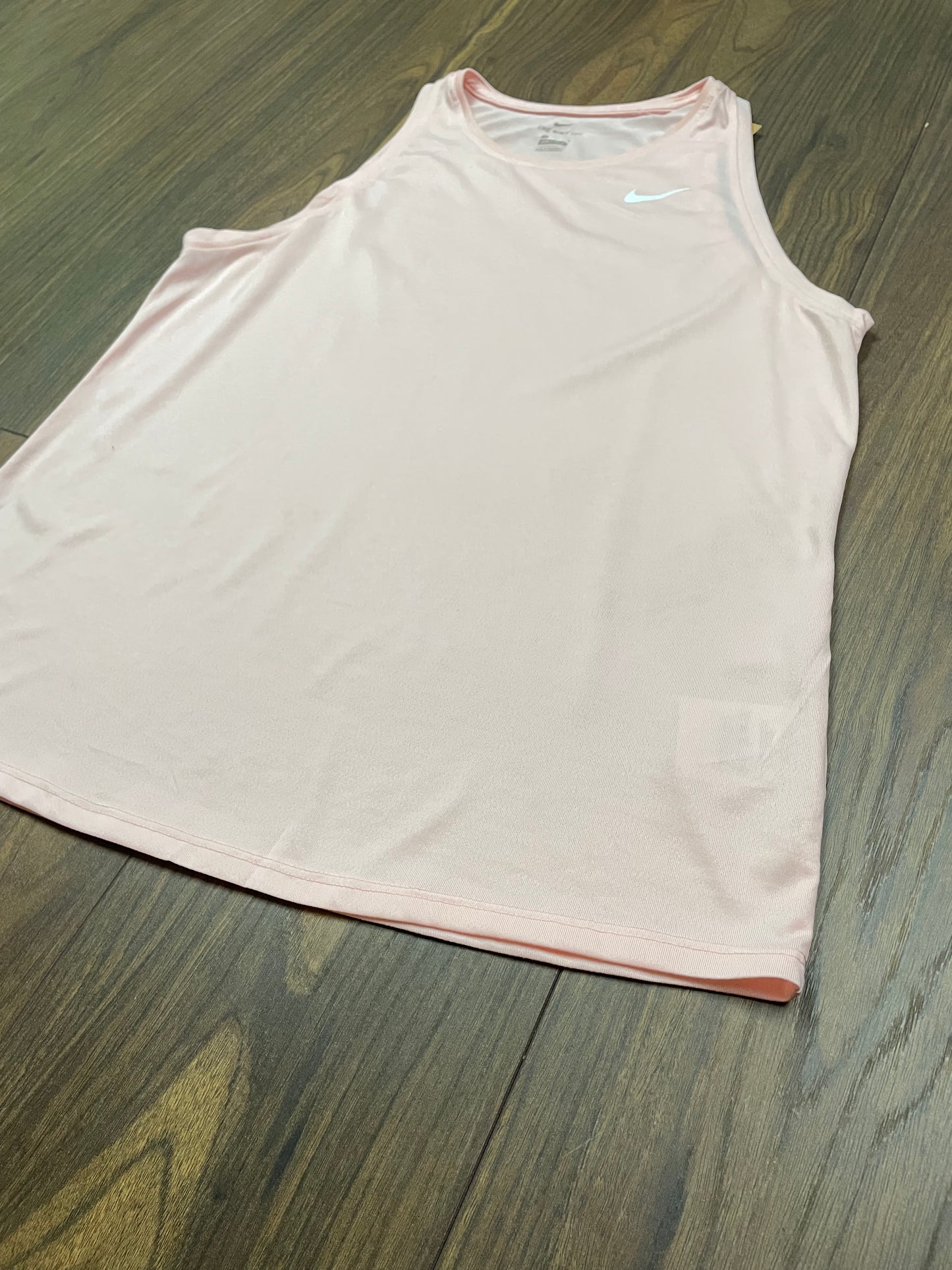 Αθλητική, Αμάνικη Γυναικεία Μπλούζα NIKE σε Παλ Ροζ χρώμα (Medium)