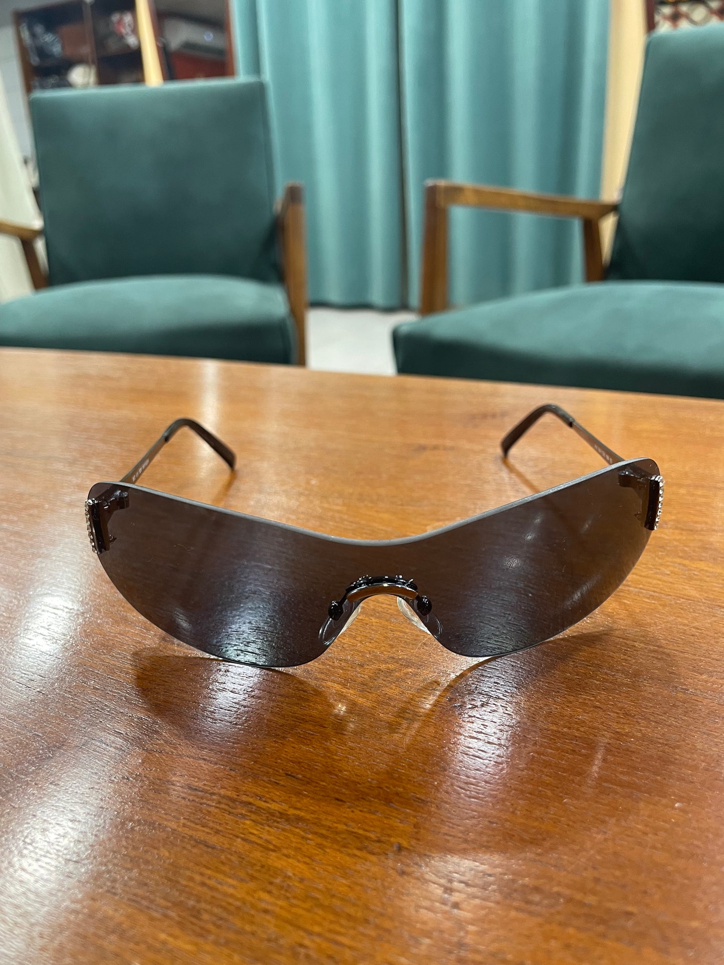 Stock Γυαλιά Ηλίου REVLON Eyewear με Στρας στο πλάι