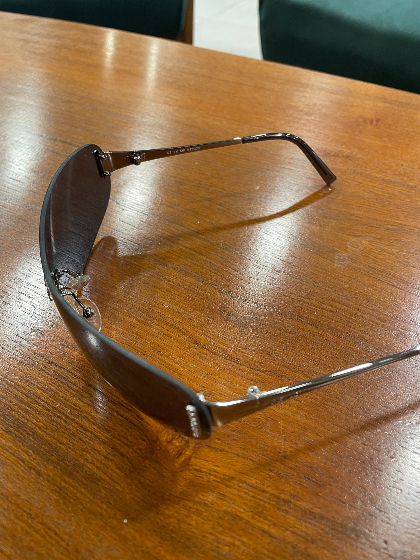 Stock Γυαλιά Ηλίου REVLON Eyewear με Στρας στο πλάι