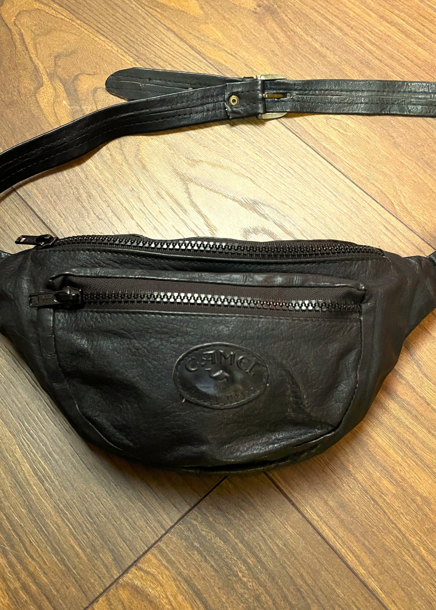 Δερμάτινο Τσαντάκι Μέσης CAMEL Travel Bags σε Μαύρο χρώμα