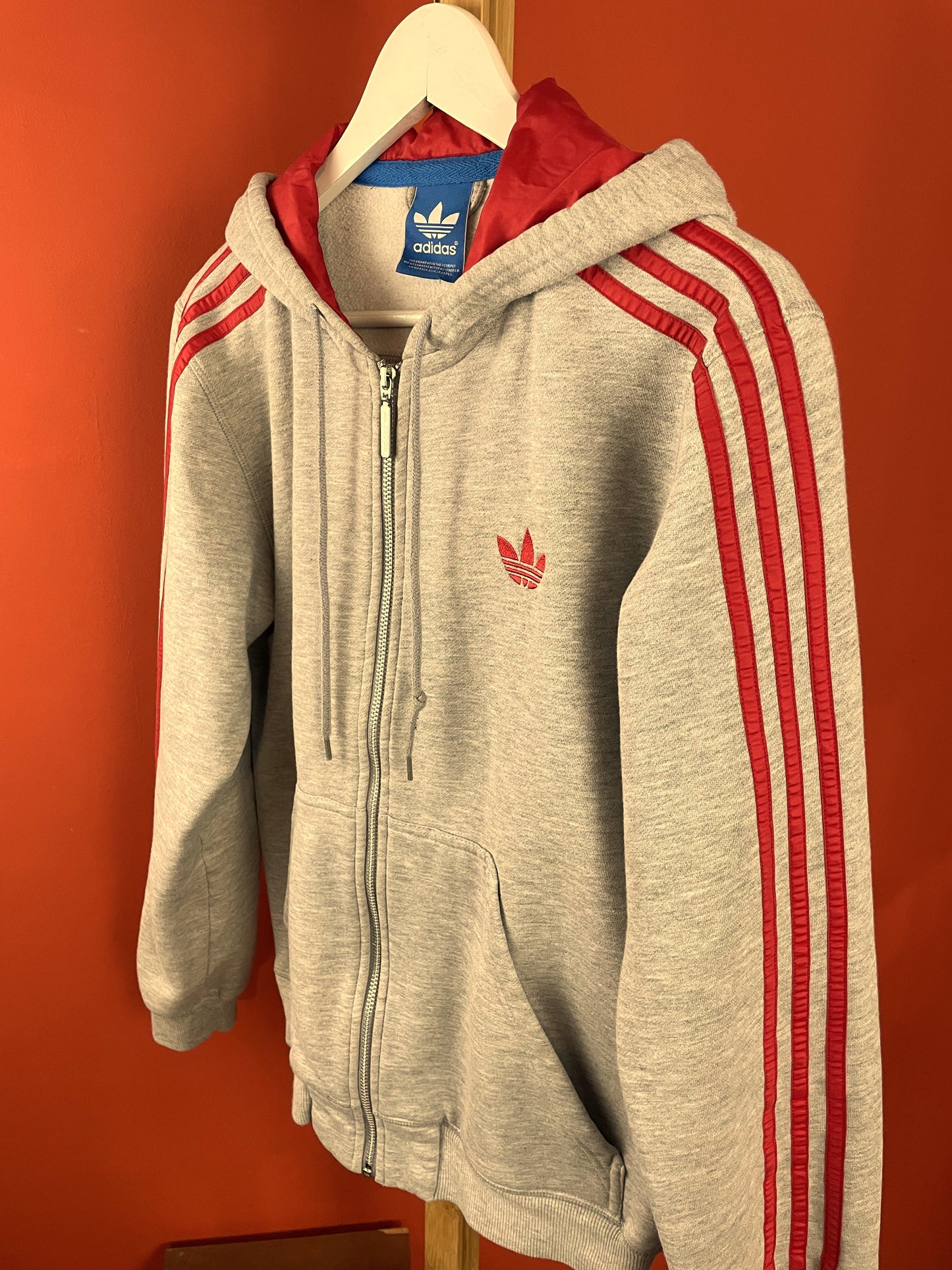 Γυναικεία Αθλητική Ζακέτα με Κουκούλα ADIDAS σε Γκρι χρώμα (Medium)