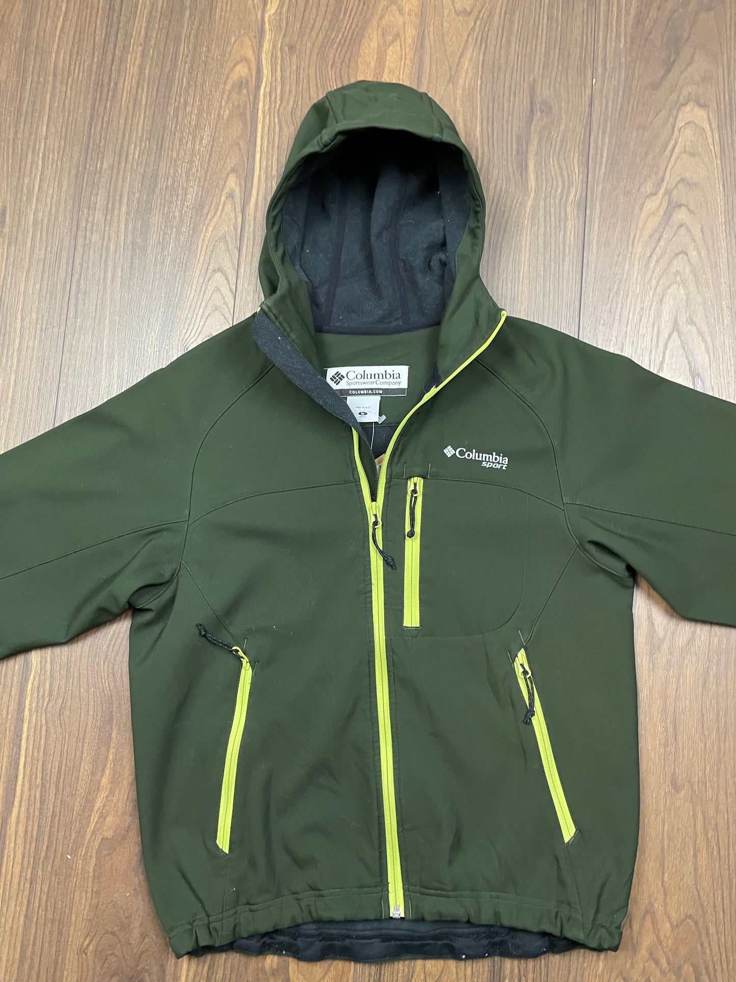 Αθλητικό Ανδρικό Τζάκετ COLUMBIA σε Κυπαρισσί χρώμα (Medium)