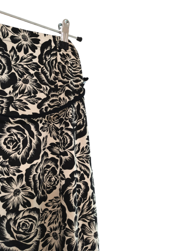 Stock Φλοράλ Φούστα KINNIK σε Μπεζ-Μαύρο Χρώμα (2XL)