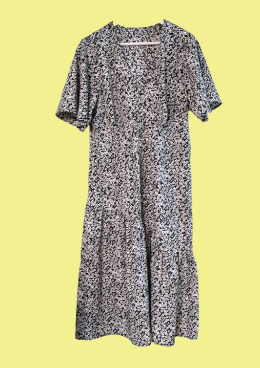 Stock, Φλοράλ Φόρεμα NEW LOOK σε Ασπρόμαυρο χρώμα (M/L)