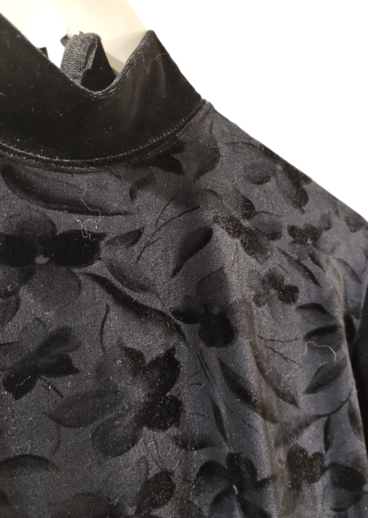 Βελούδινη Γυναικεία Μπλούζα σε Μαύρο χρώμα (Large)