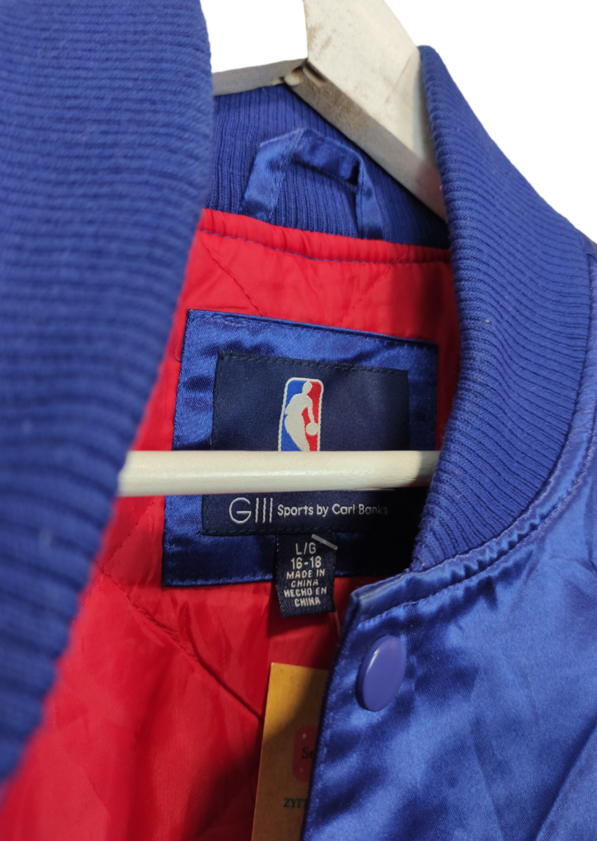 Σπορ Μπουφάν/Sport Bomber Jacket - NBA DETROIT PISTOLS σε Μπλε-Κόκκινο χρώμα (ΑΝΔΡΑΣ: M / ΓΥΝΑΙΚΑ : L))