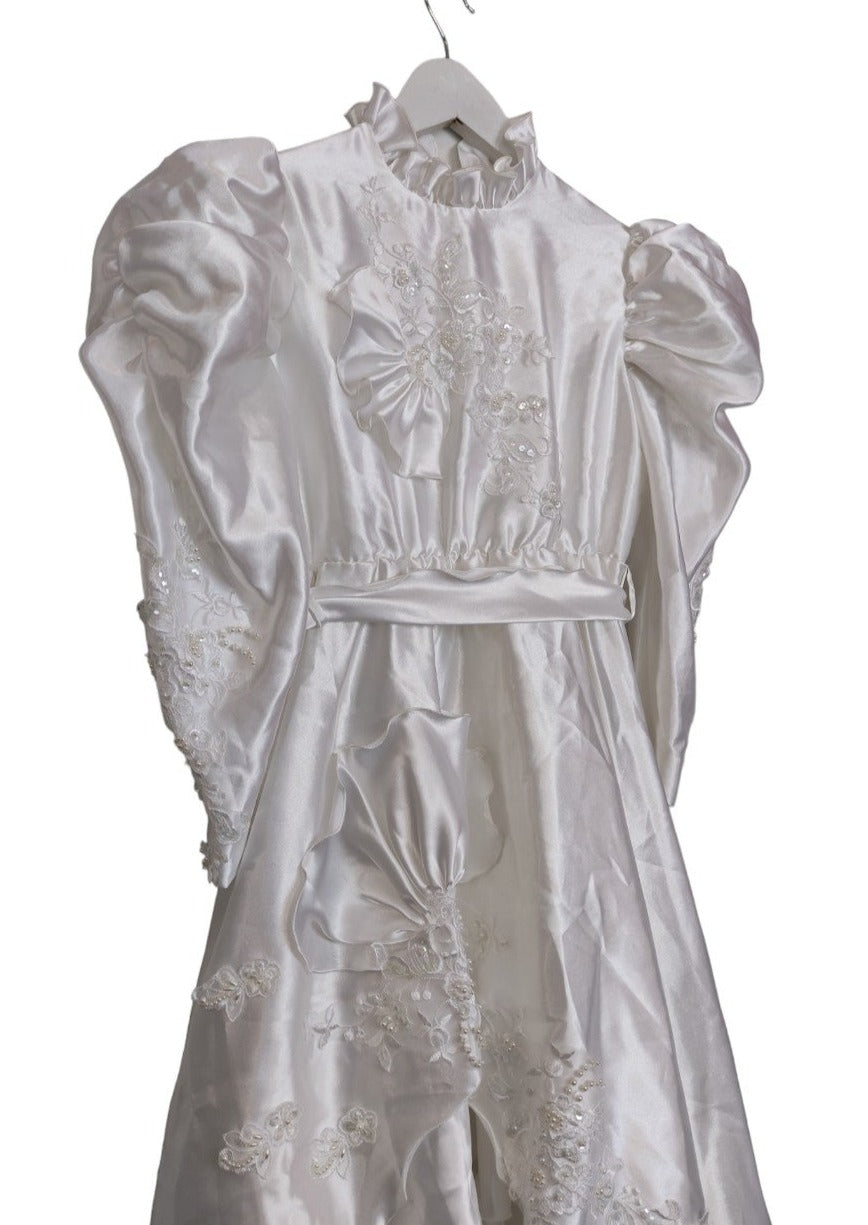 Vintage Φόρεμα Παρανύμφων με Φουσκωτά Μανίκια και Κεντημένα Λουλούδια σε Λευκό Χρώμα (128)