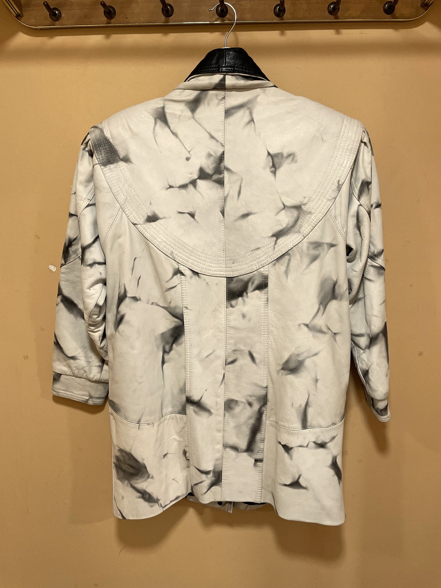 Vintage, Δερμάτινο Γυναικείο Τζάκετ / Πανωφόρι σε Σπασμένο Λευκό χρώμα (Large)