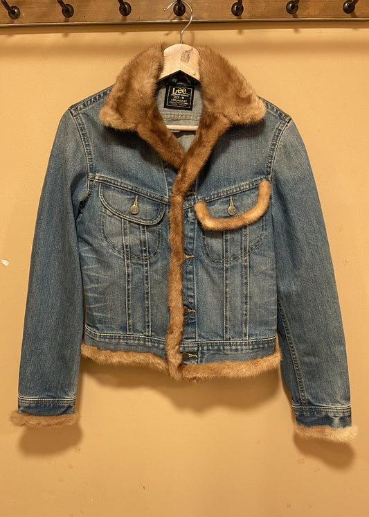 Γυναικείο Τζιν Τζάκετ LEE σε Ξεθωριασμένο Denim με Γουνάκι (XS/S)