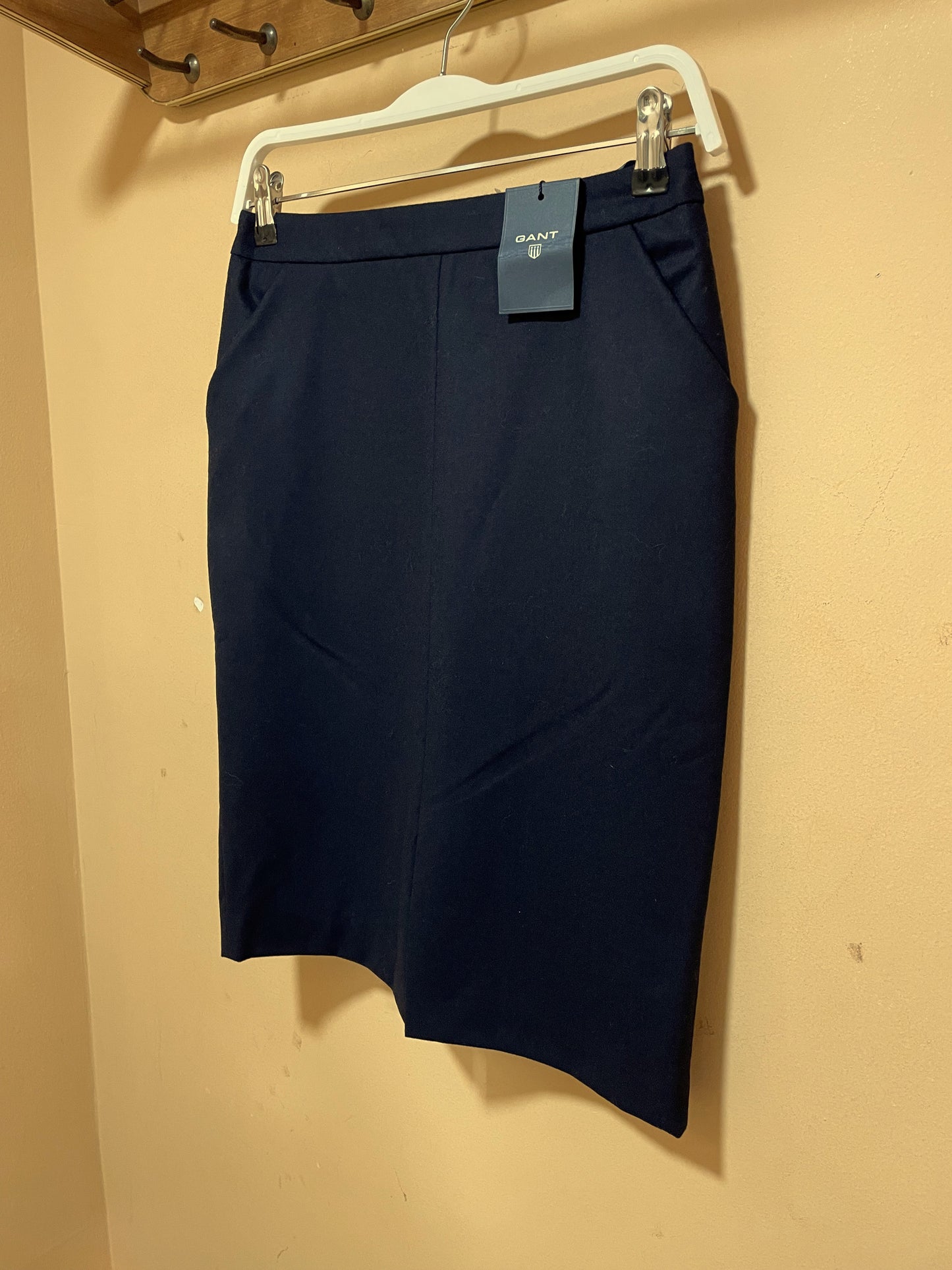 Stock, Μάλλινη Φούστα GANT σε Σκούρο Μπλε χρώμα (XS-34)