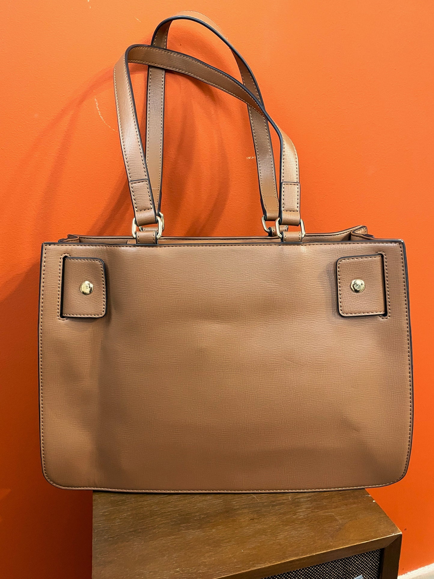 Stock, Γυναικεία Τσάντα LOVE MOSCHINO σε Ταμπά χρώμα