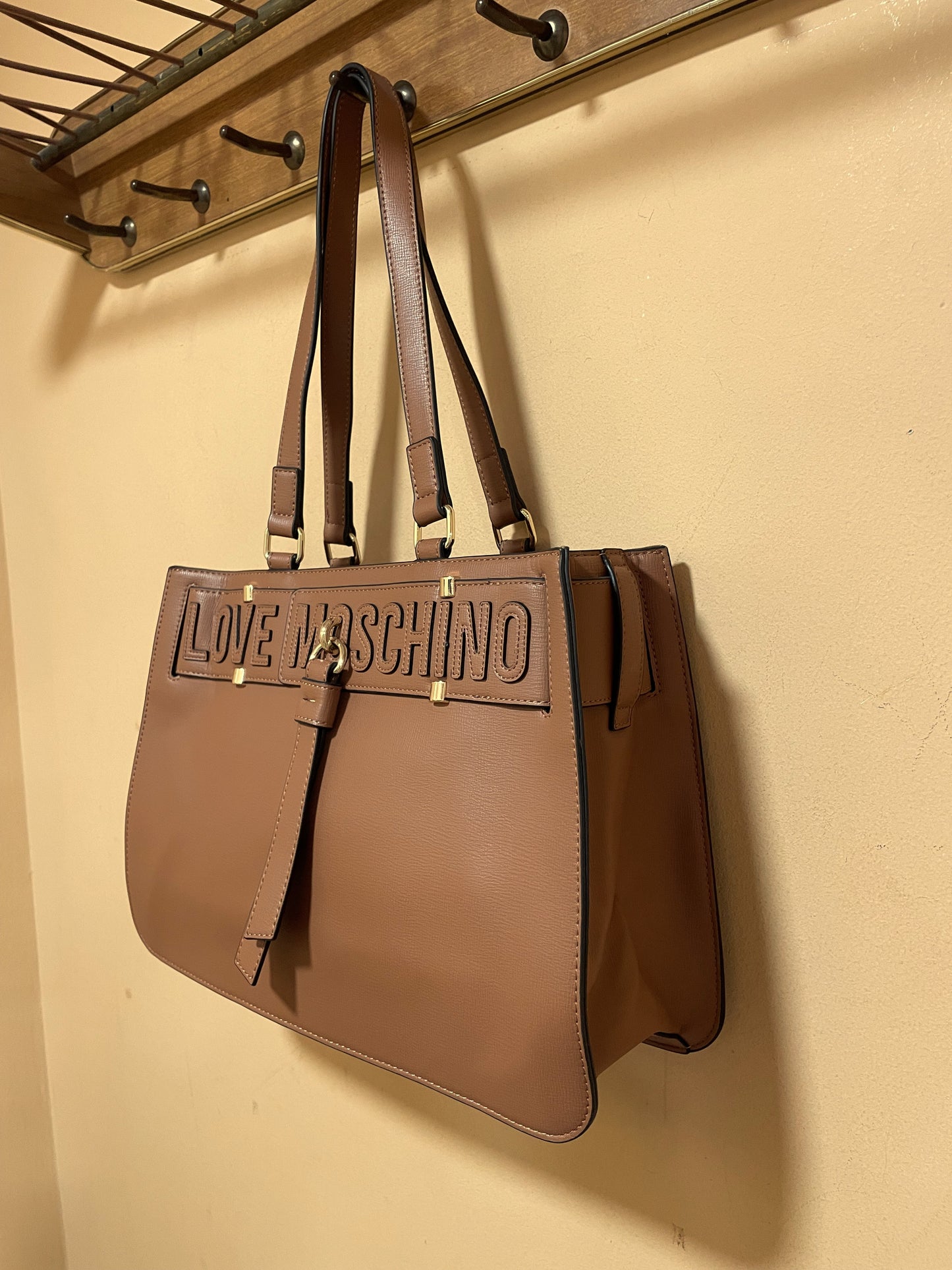 Stock, Γυναικεία Τσάντα LOVE MOSCHINO σε Ταμπά χρώμα