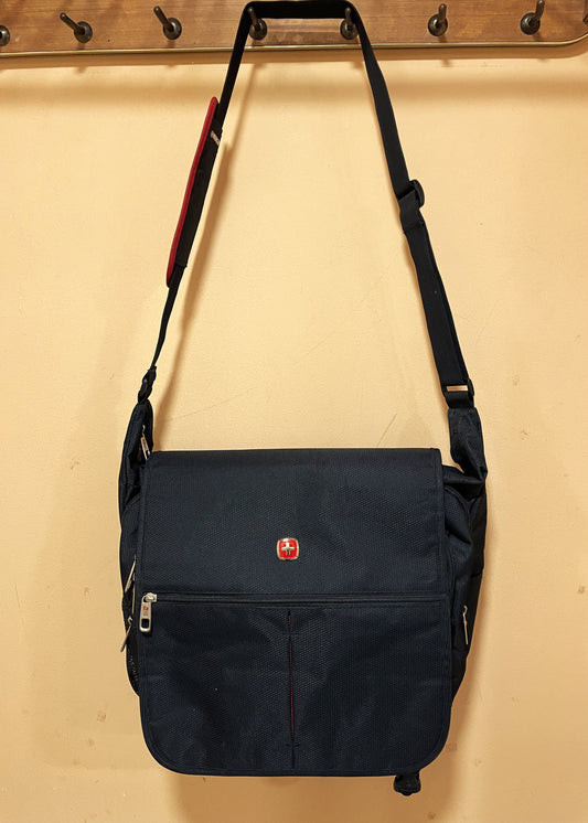 Τσάντα Laptop WENGER σε Μαύρο χρώμα (No 46 - Καλύπτει άνετα μέχρι XL - Άνετη γραμμη)