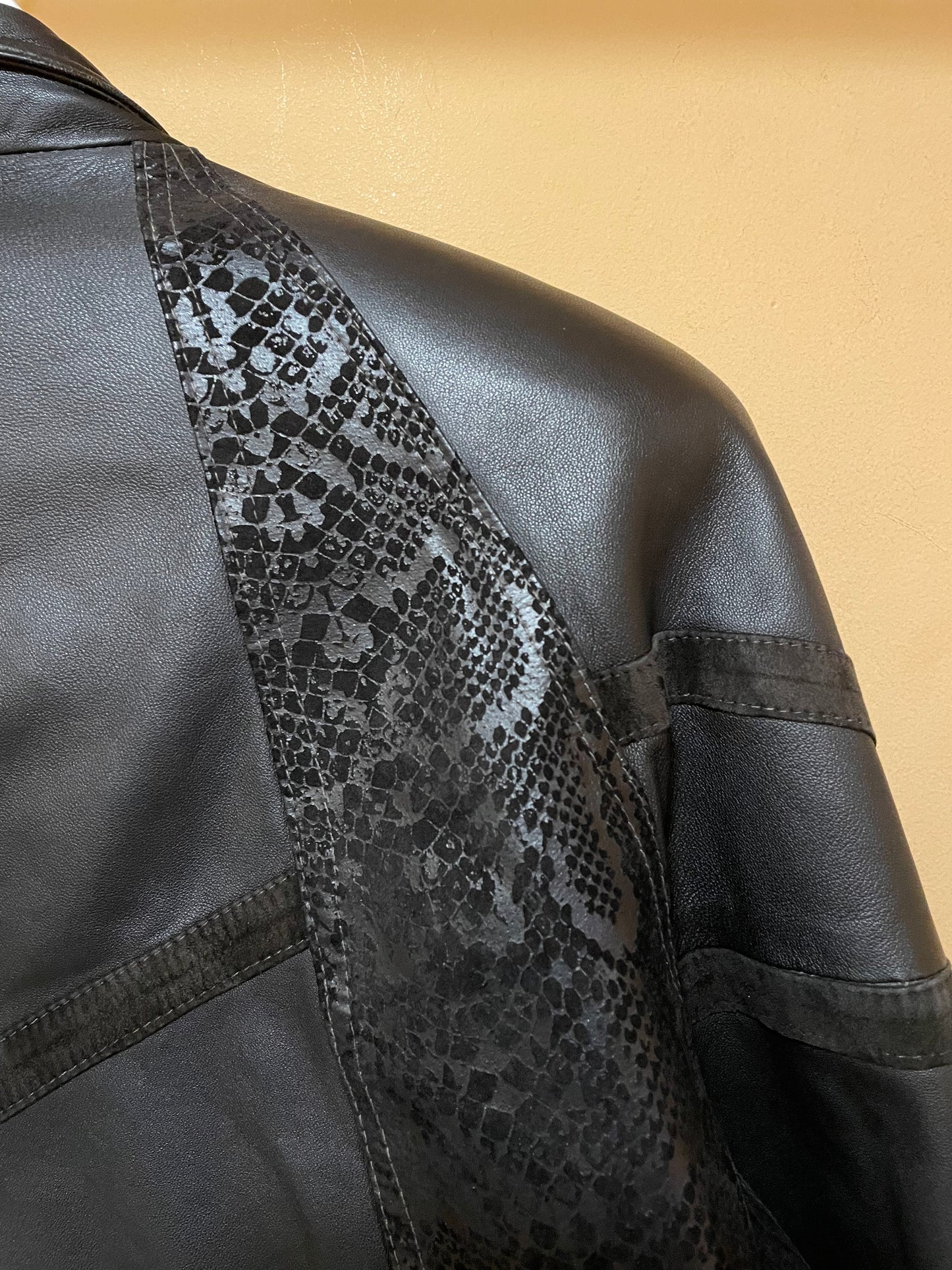 Vintage, Δερμάτινο Γυναικείο Τζάκετ / Πανωφόρι VISION σε Μαύρο χρώμα (Άνετο XL)