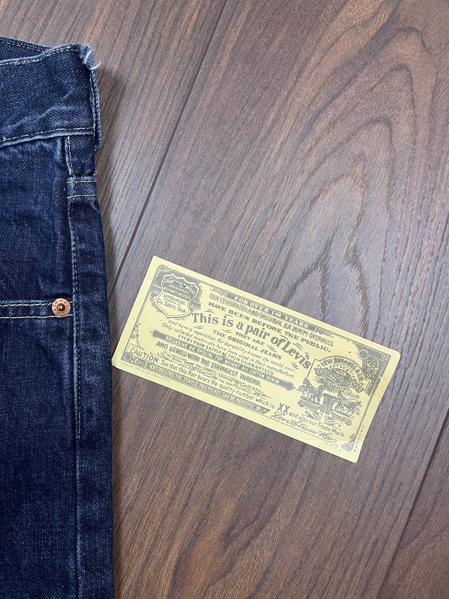 Stock, Γυναικείο Tζιν Παντελόνι LEVI'S 501 σε Σκούρο Μπλε χρώμα (No. 28 - XS)