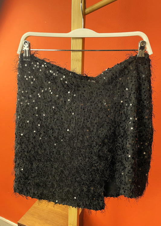 Stock, Αμπιγιέ Φούστα με Παγιέτες PRETTY LITTLE THING Plus σε Μαύρο χρώμα