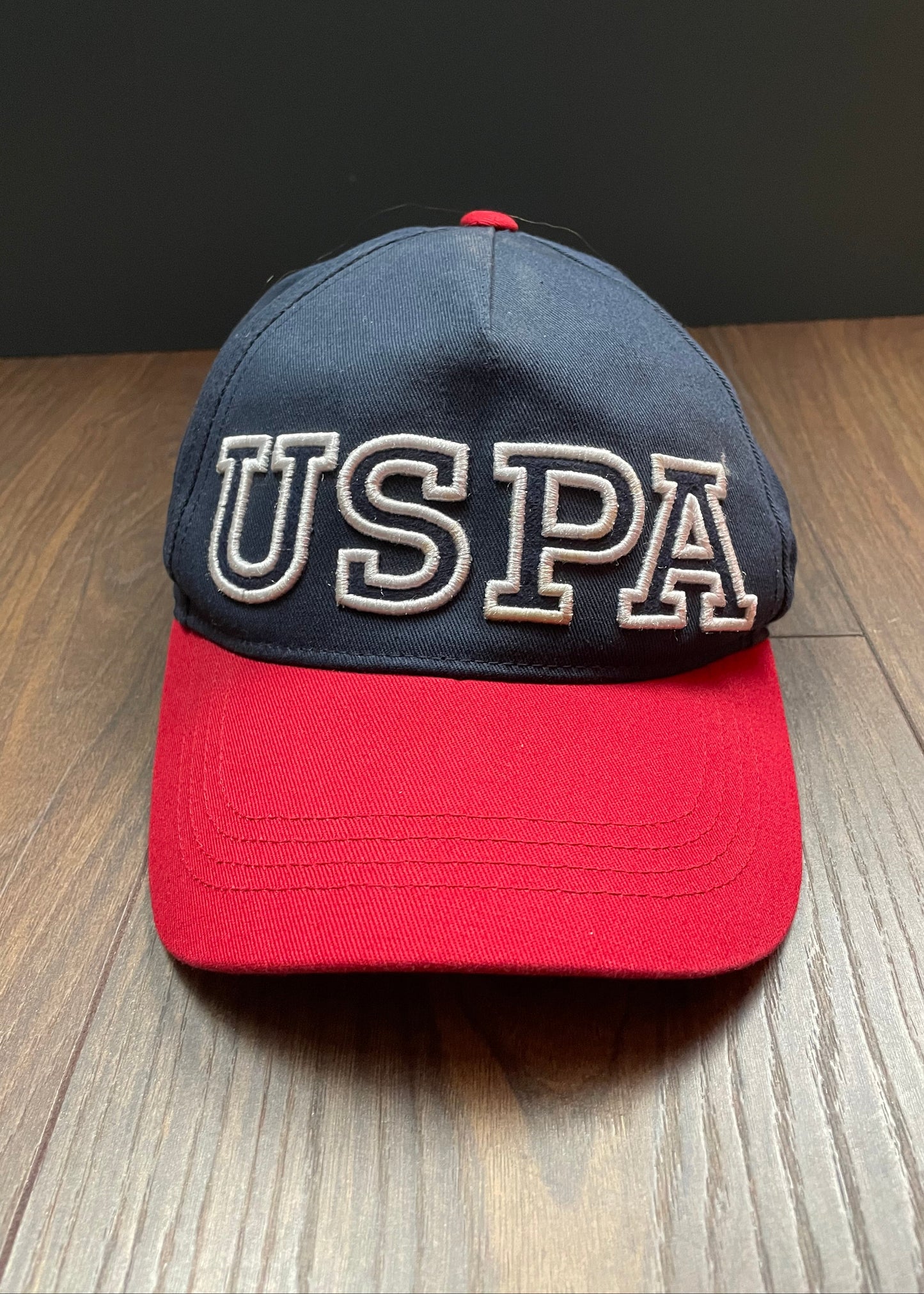 Καπέλο / Τζόκεϊ USPA σε Σκούρο Μπλε / Κόκκινο χρώμα
