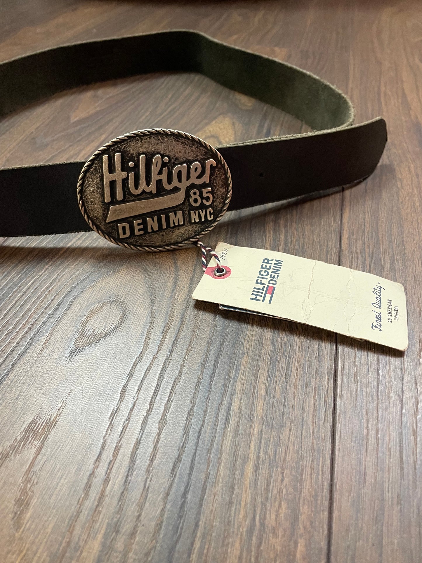 Stock, Δερμάτινη Ζώνη TOMMY HILFIGER σε Μαύρο Χρώμα με Μεταλλική Τόκα