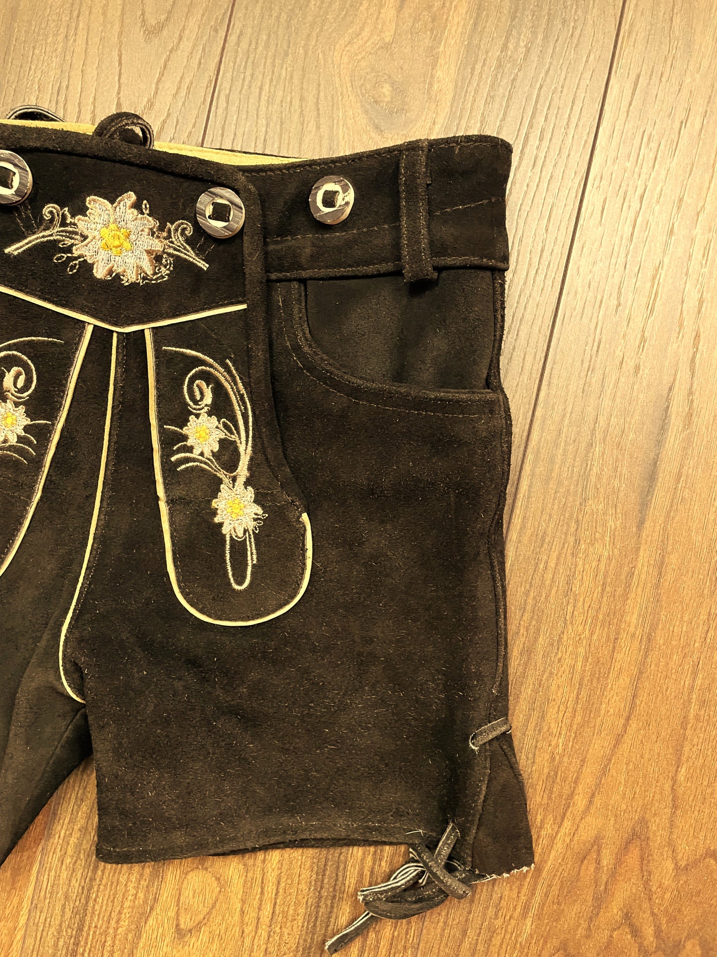 UNIQUE ITEM: Stock, Δερμάτινο / Καστόρ Γυναικείο Σορτς ALMWERK σε Σοκολατί Χρώμα (Small)