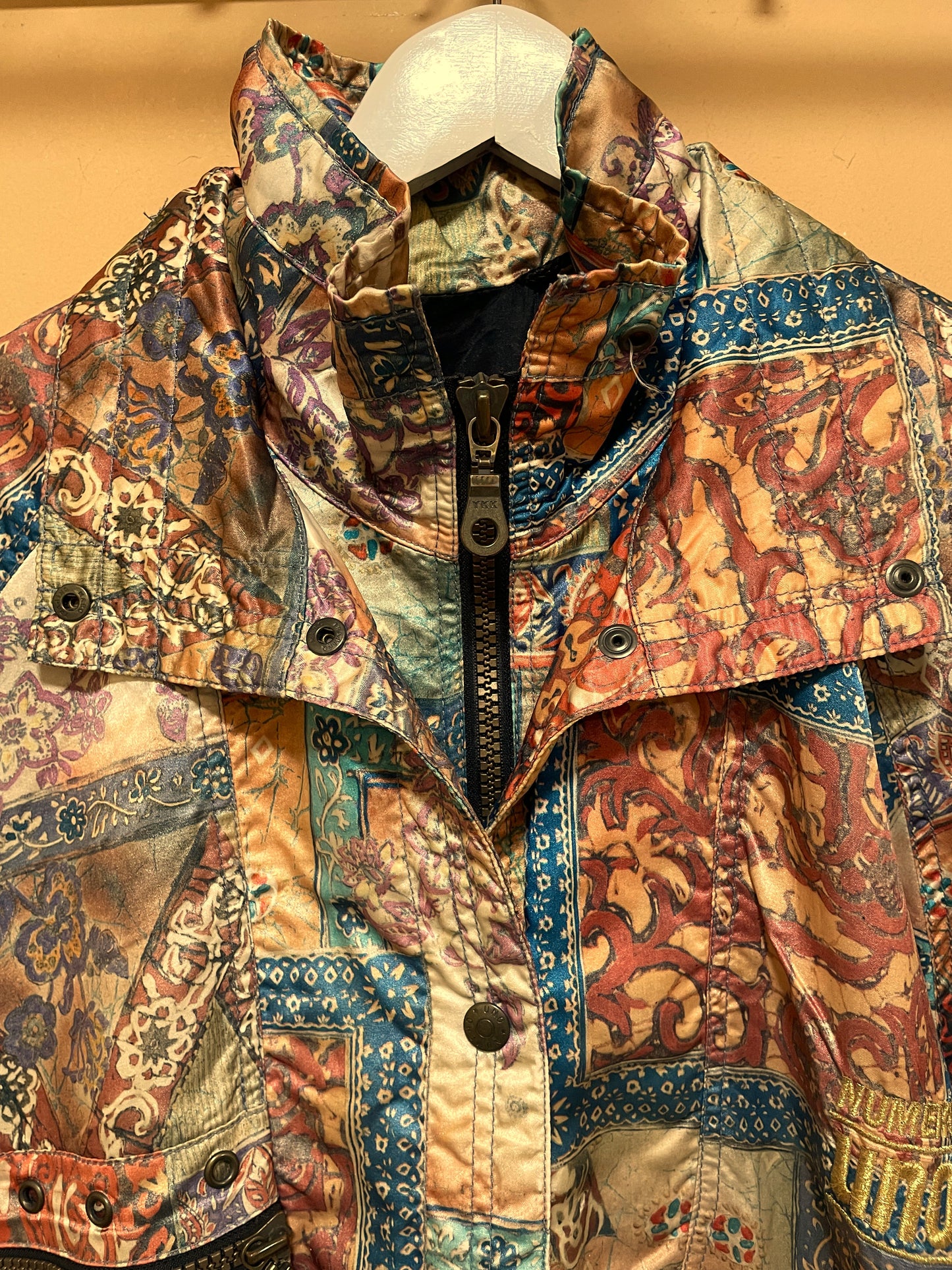 Vintage Γυναικείο Μπουφάν NUMERO UNO σε παλ Μπεζ/Χρυσό χρώμα (Large)