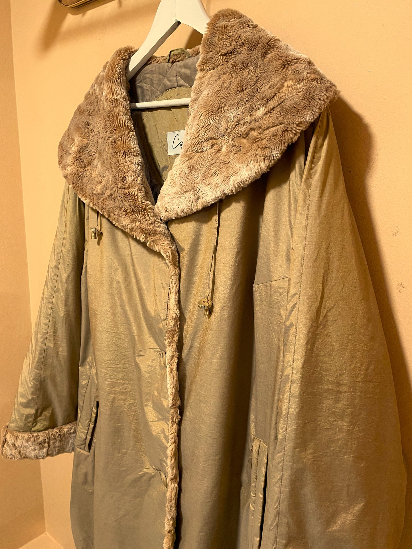 Vintage Γυναικείο, Μακρύ Μπουφάν με Γούνα COGITO σε Μπεζ/Χρυσό χρώμα (XL)