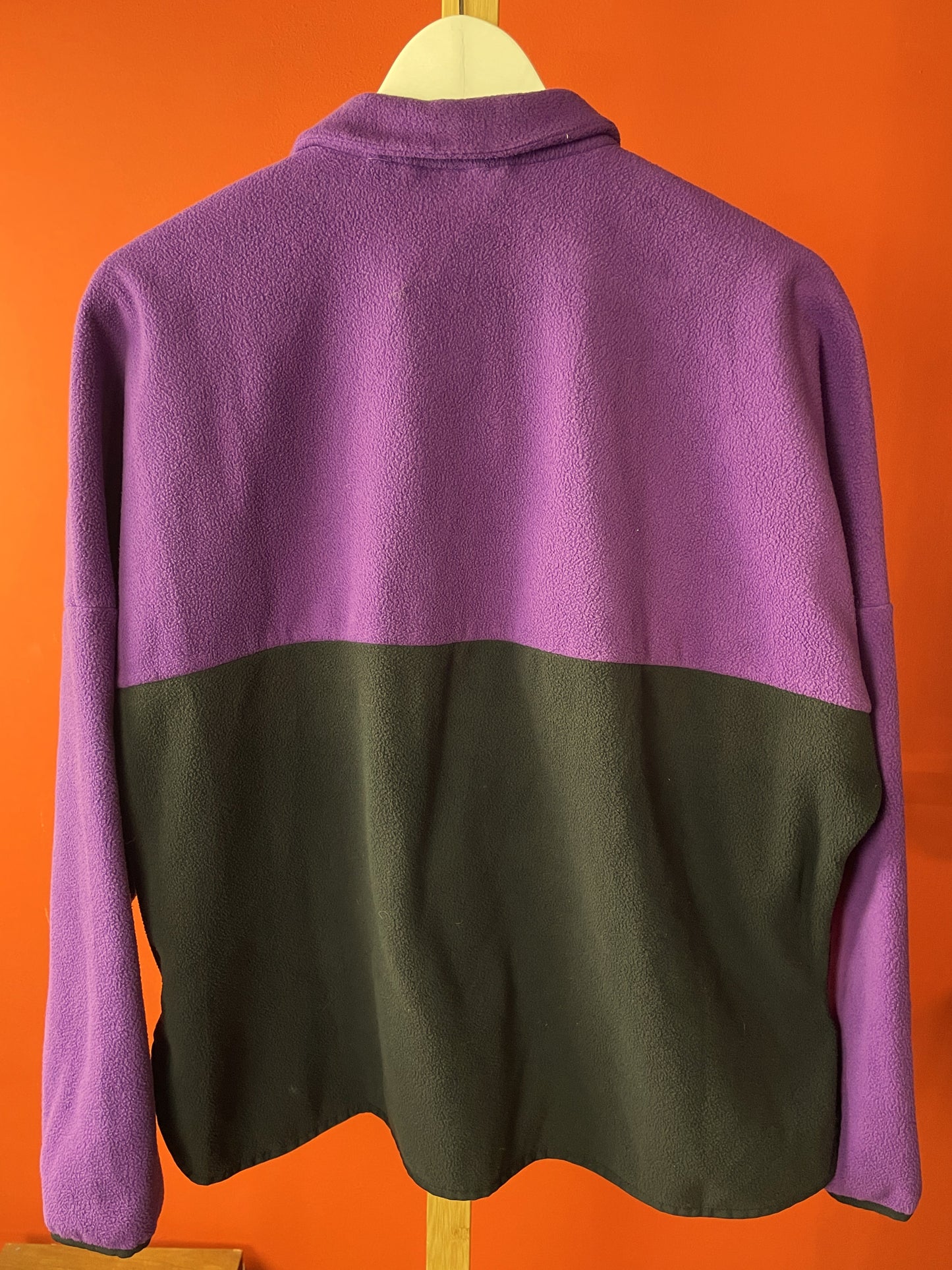 Γυναικεία Φλις Μπλούζα PUMA σε Μωβ - Μαύρο χρώμα (Oversized M - Καλύπτει άνετα εως και L)