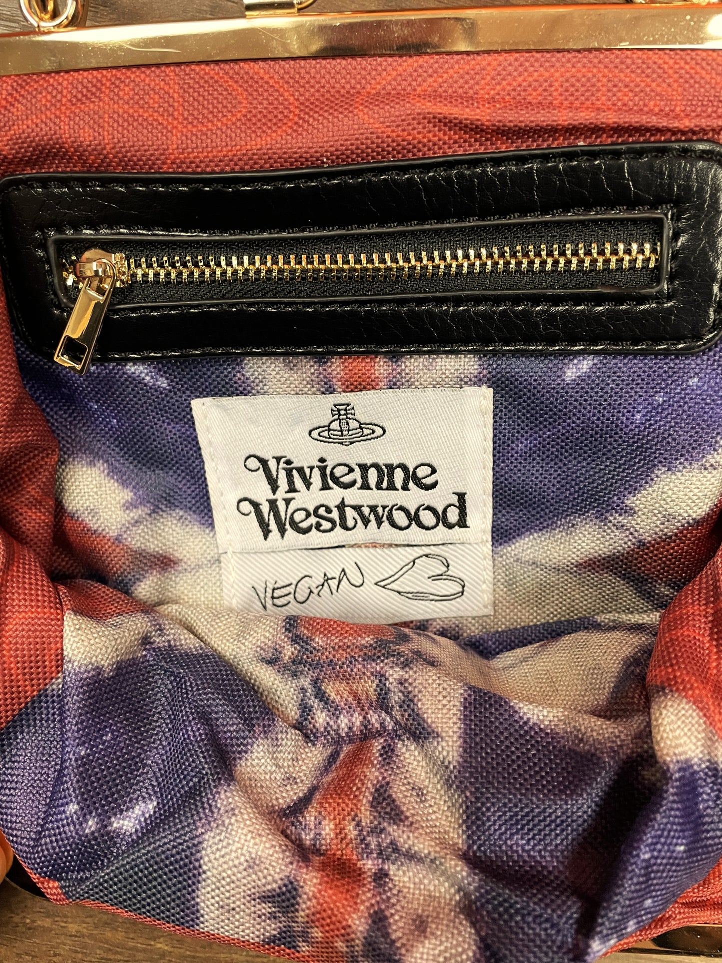 UNIQUE ITEM: Βελούδινο, Γυναικείo Τσαντάκι VIVIENNE WESTWOOD σε Μαύρο χρώμα
