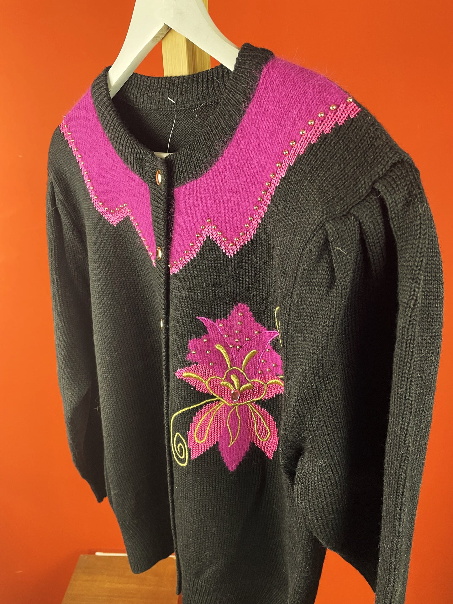 Vintage, Πλεκτή Γυναικεία Ζακέτα LOTOS MODELL σε Μαύρο - Φούξια χρώμα (M/L)