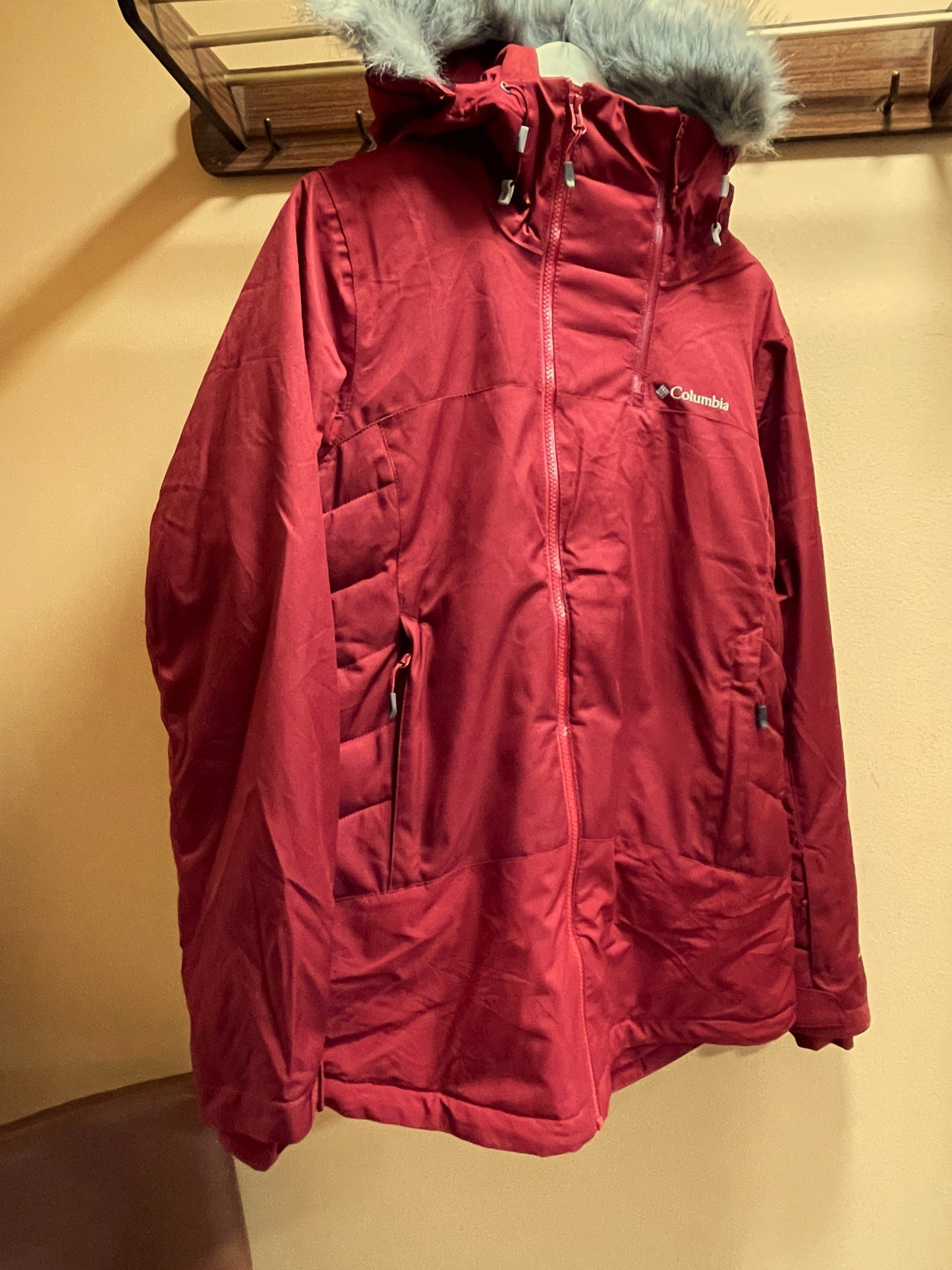 Γυναικείο Μπουφάν COLUMBIA σε Βαθύ Κόκκινο χρώμα (Large)