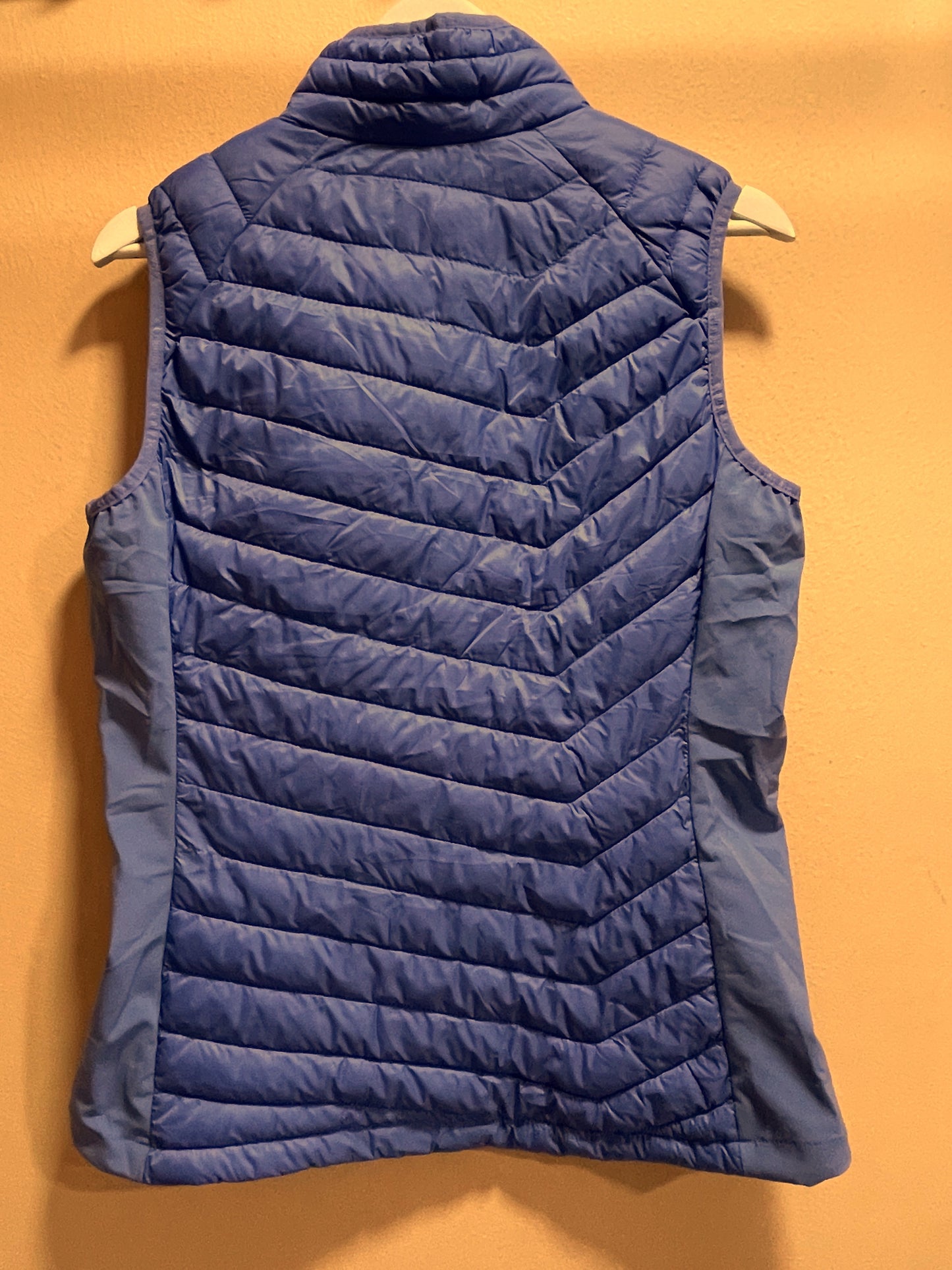 Γυναικείο αμάνικο Μπουφάν COLUMBIA σε Λιλά χρώμα (Εφαρμοστό L - Άνετο M)