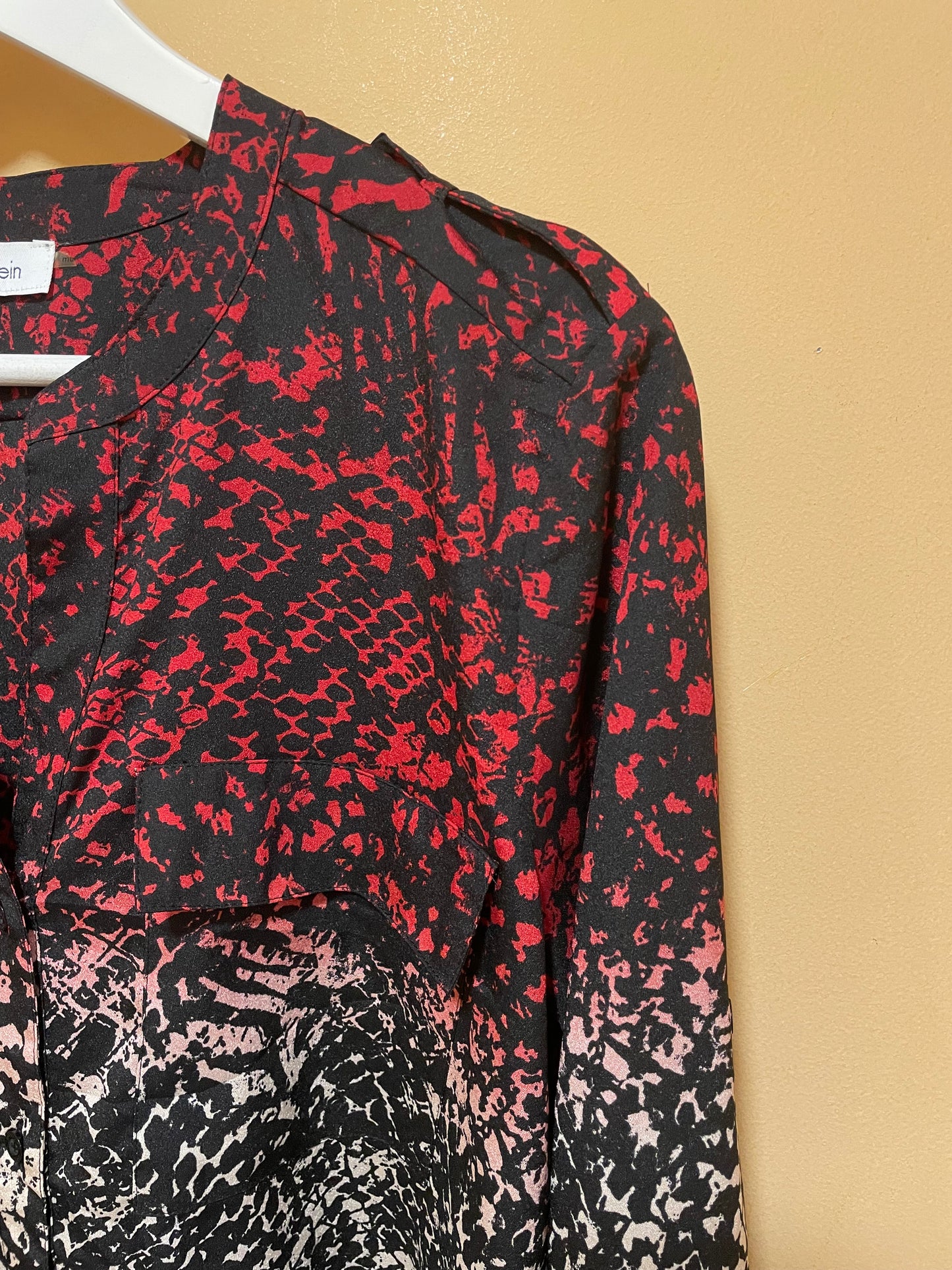 Εμπριμέ Γυναικείο Πουκάμισο CALVIN KLEIN σε Μαύρο / Μπορντό χρώμα (M/L)