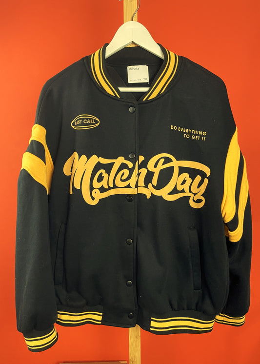 Κολλεγιακού Στυλ Τζάκετ BERSHKA σε Μαύρο - Κίτρινο χρώμα (Large)