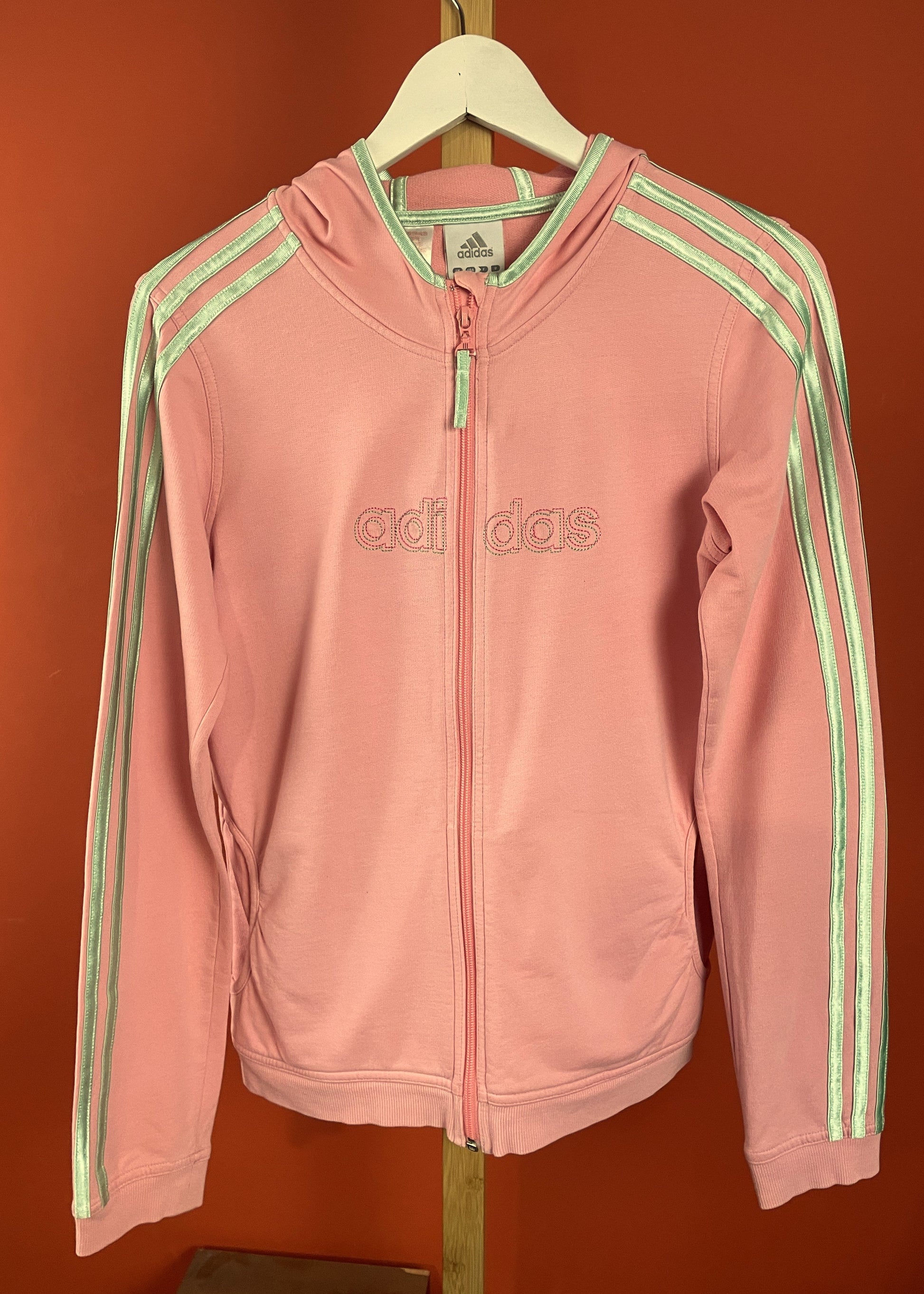 Γυναικεία Αθλητική Ζακέτα με Κουκούλα ADIDAS σε Ροζ χρώμα (Άνετο S)