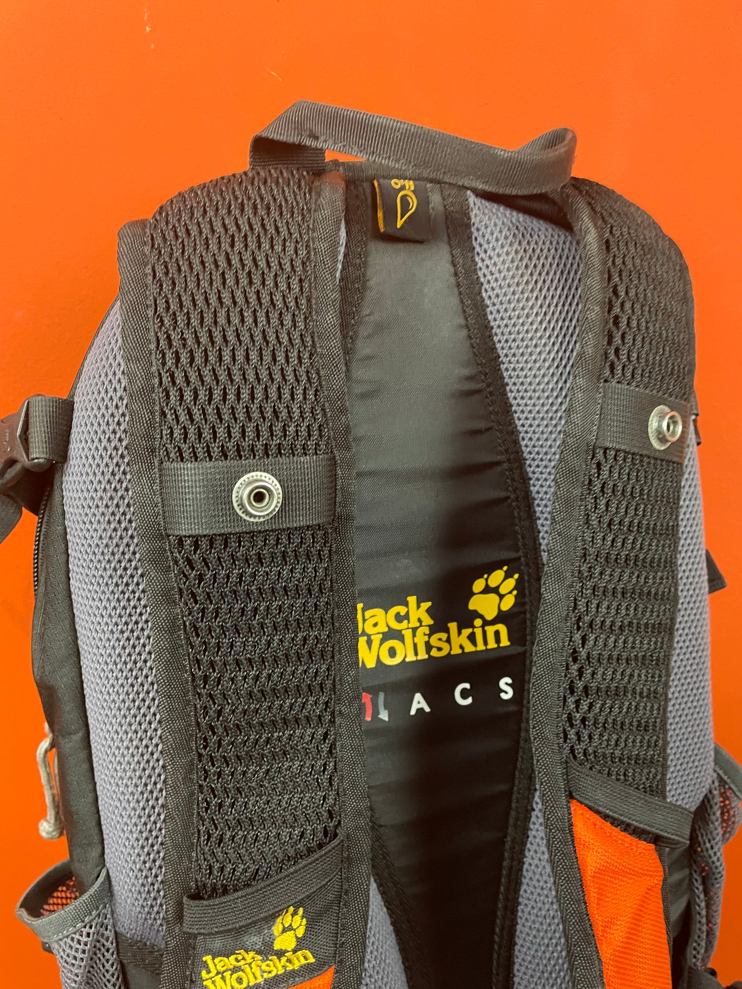 Backpack - Τσάντα JACK WOLFSKIN σε Μαύρο - Fluo Πορτοκαλί χρώμα